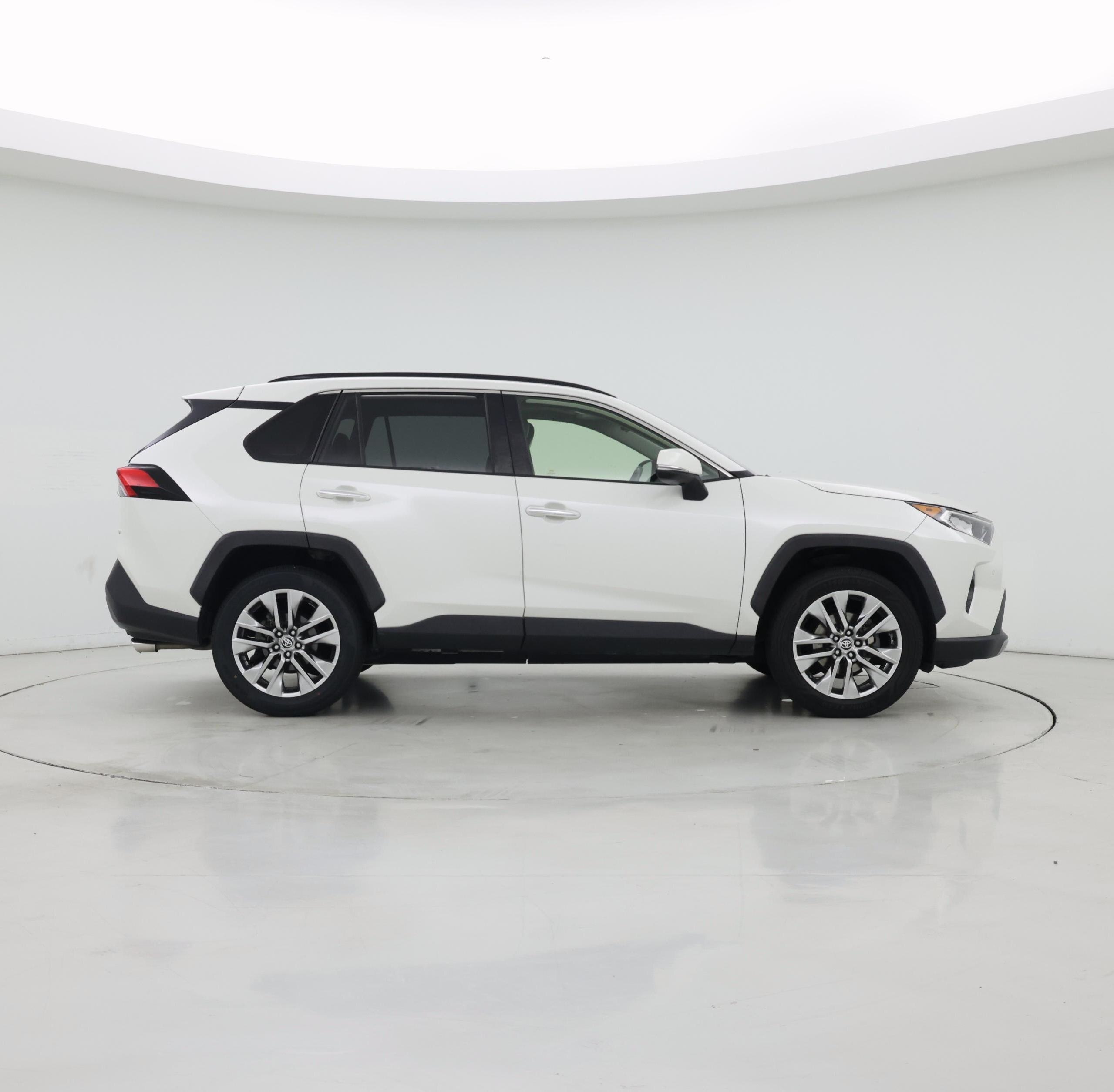 Thumbnail: 2020 Toyota RAV4 - 7