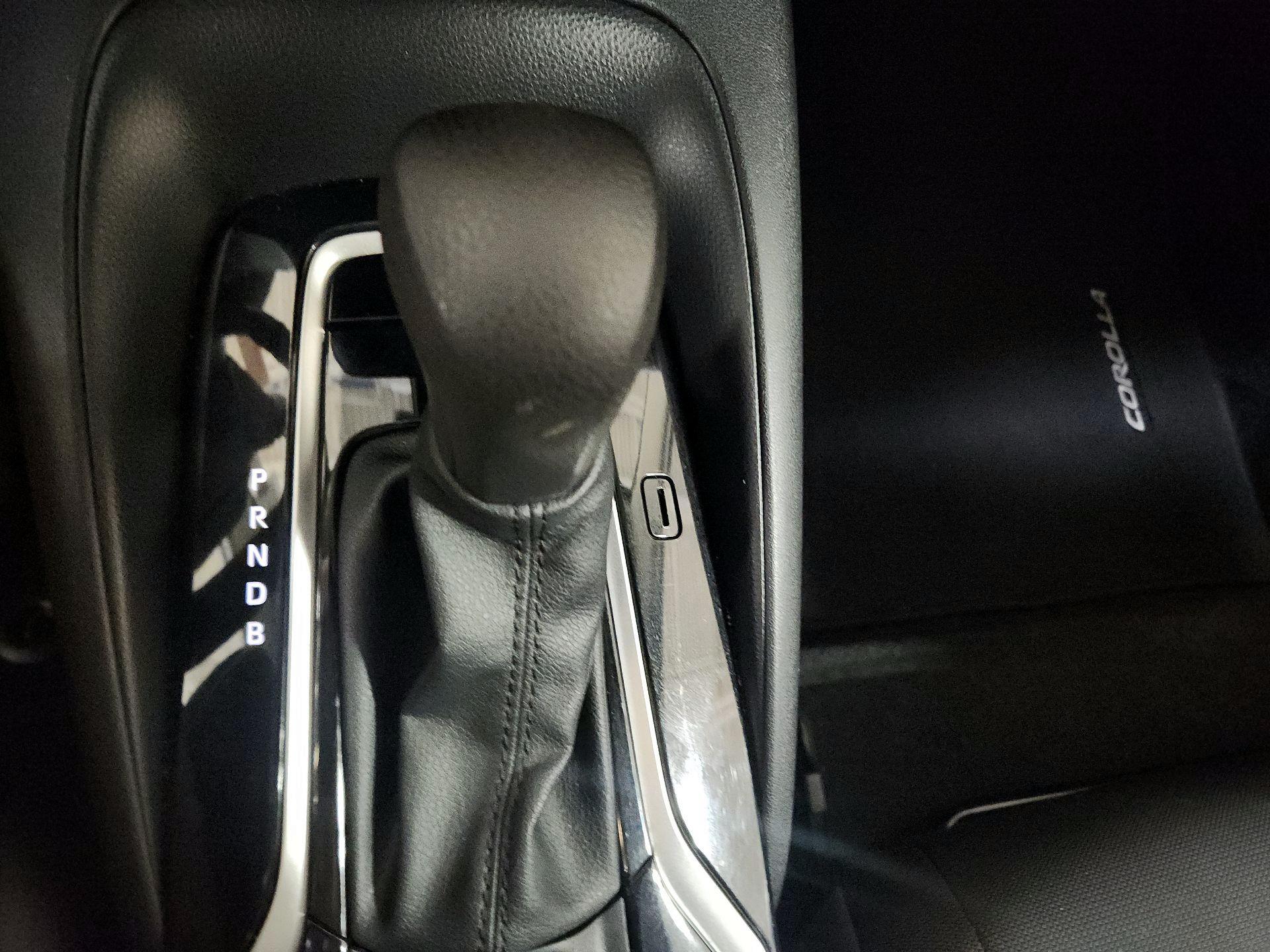 Thumbnail: 2021 Toyota Corolla - 16