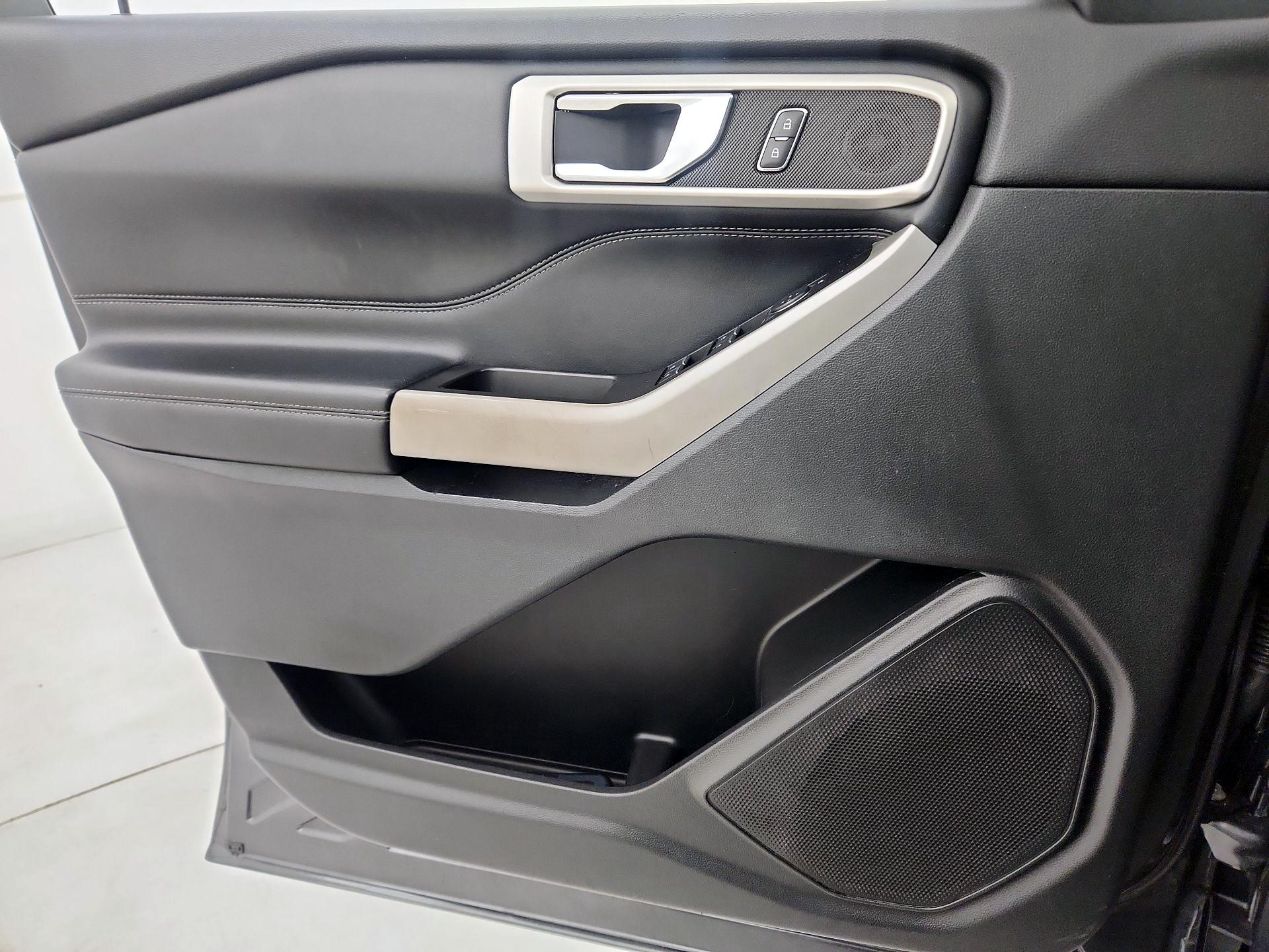 Thumbnail: 2020 Ford Explorer - 12
