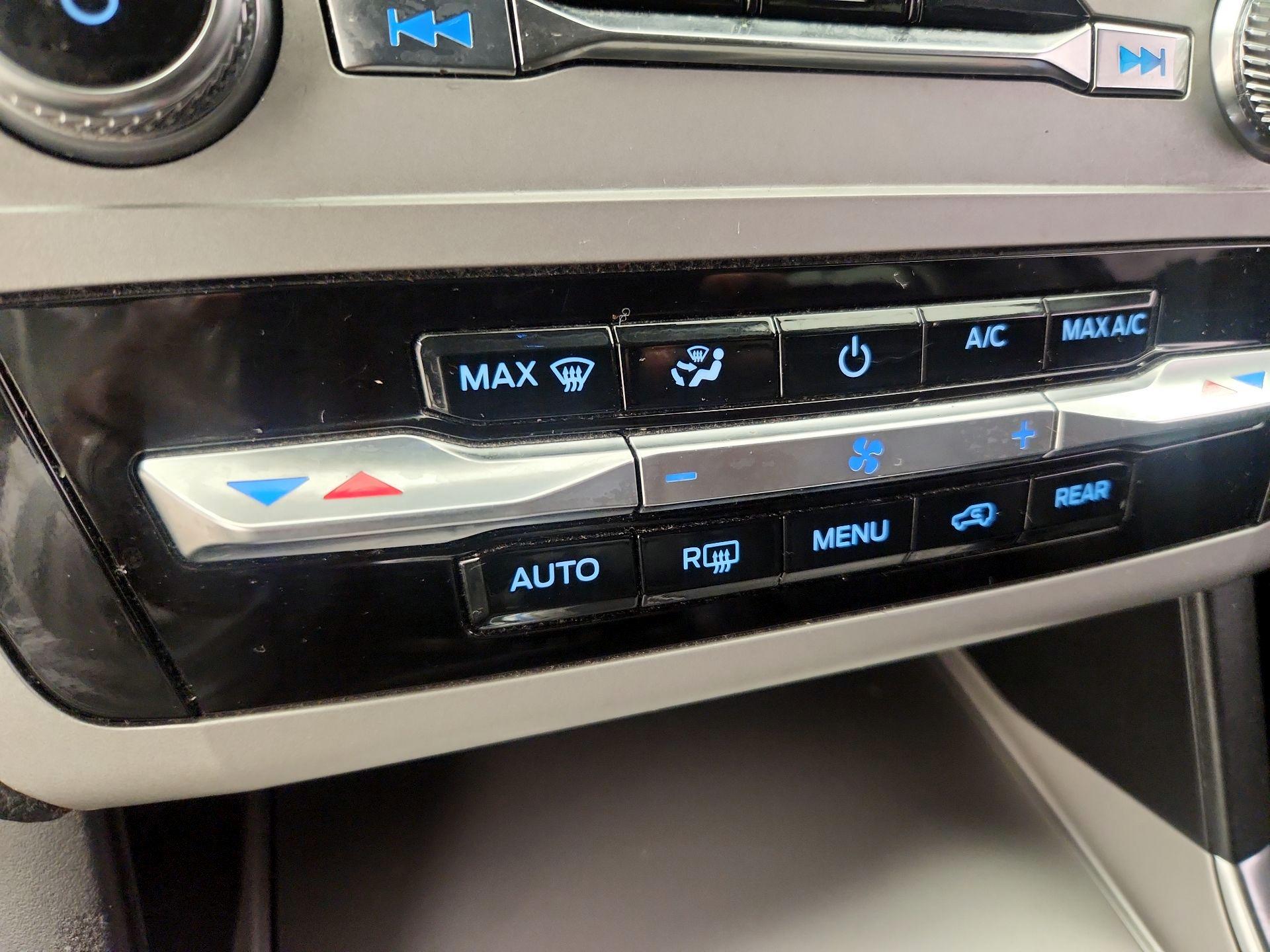 Thumbnail: 2020 Ford Explorer - 16