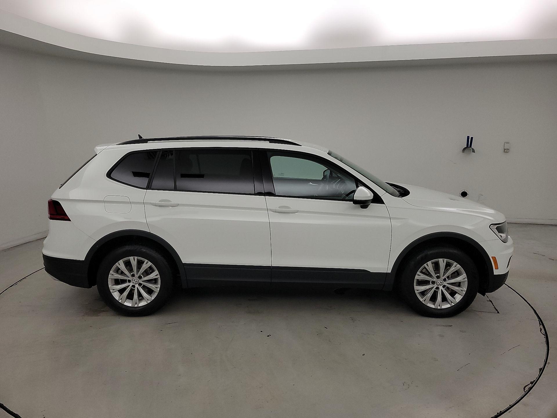 Thumbnail: 2020 Volkswagen Tiguan - 4