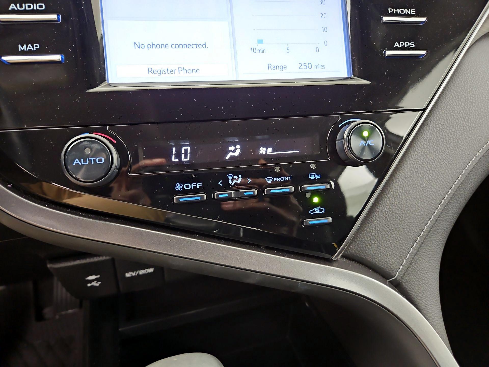 Thumbnail: 2019 Toyota Camry - 16