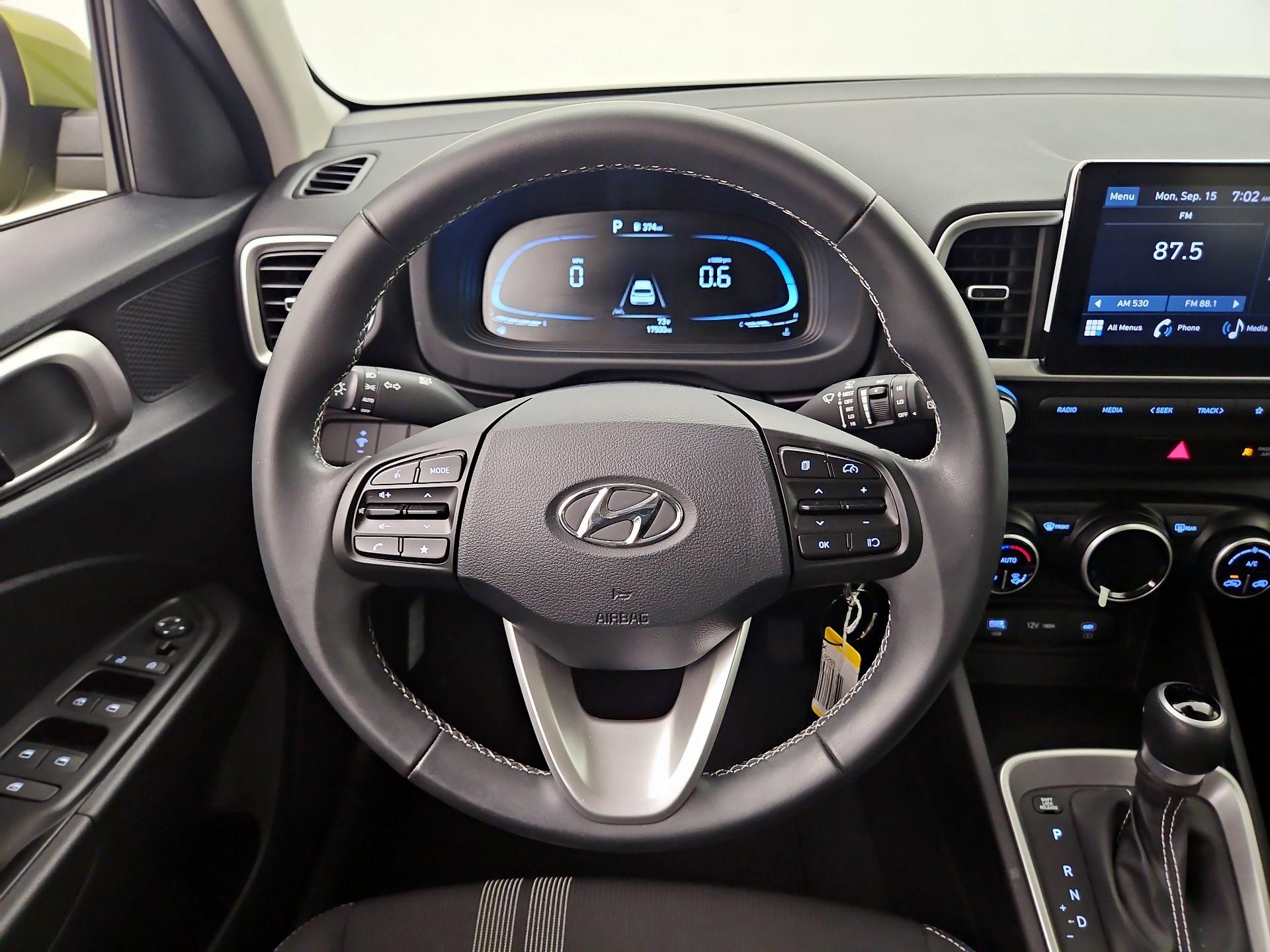 Thumbnail: 2023 Hyundai Venue - 10