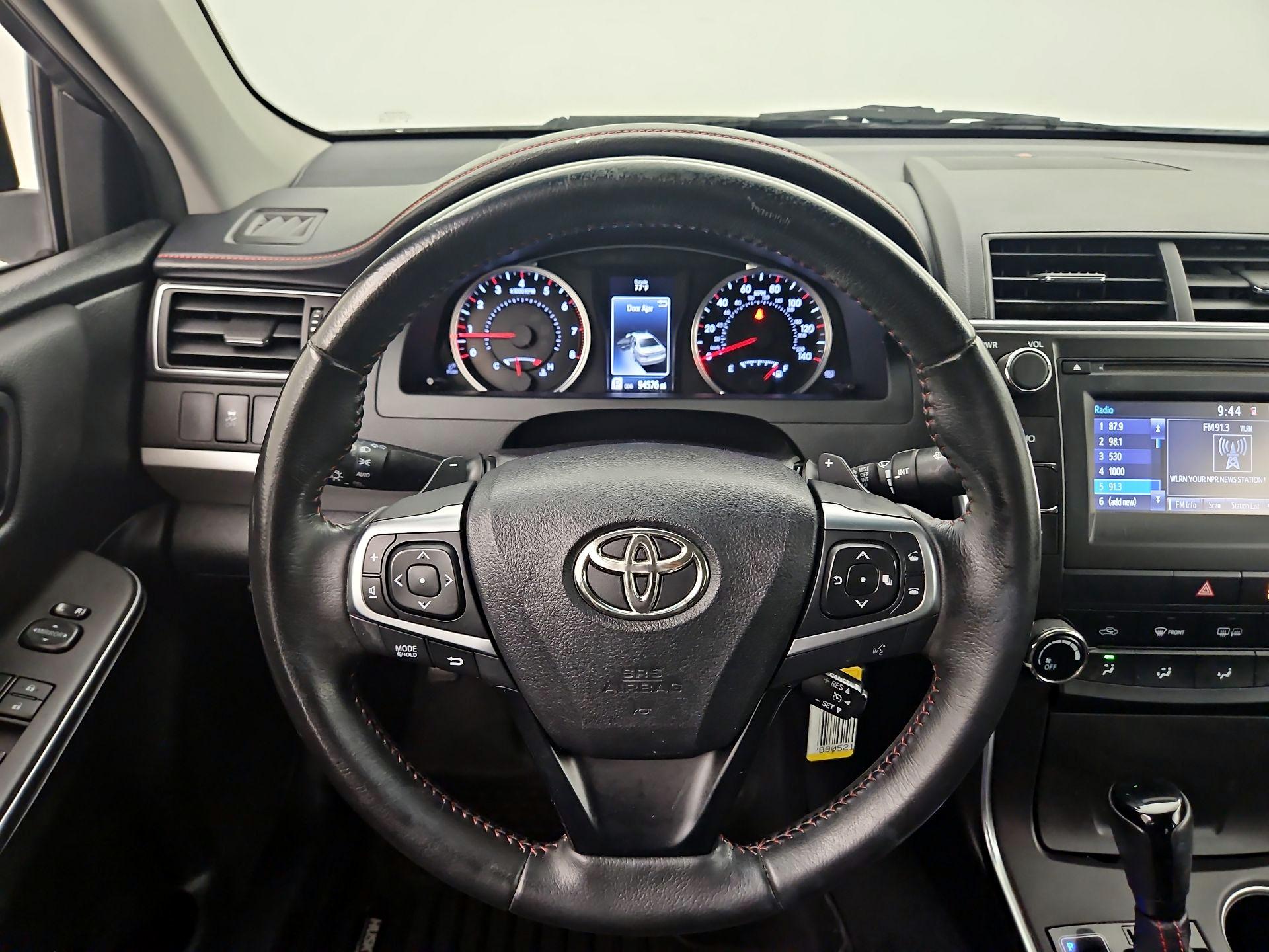 Thumbnail: 2016 Toyota Camry - 10