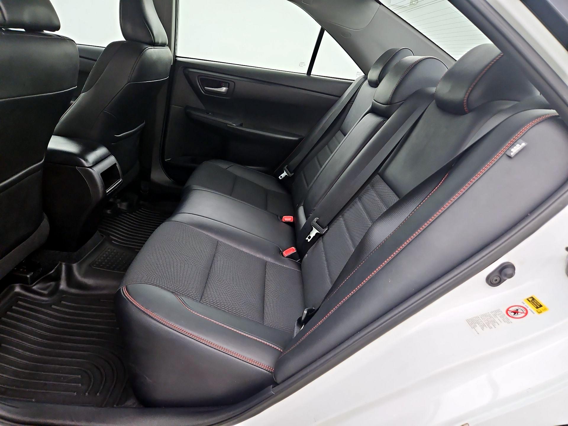Thumbnail: 2016 Toyota Camry - 18