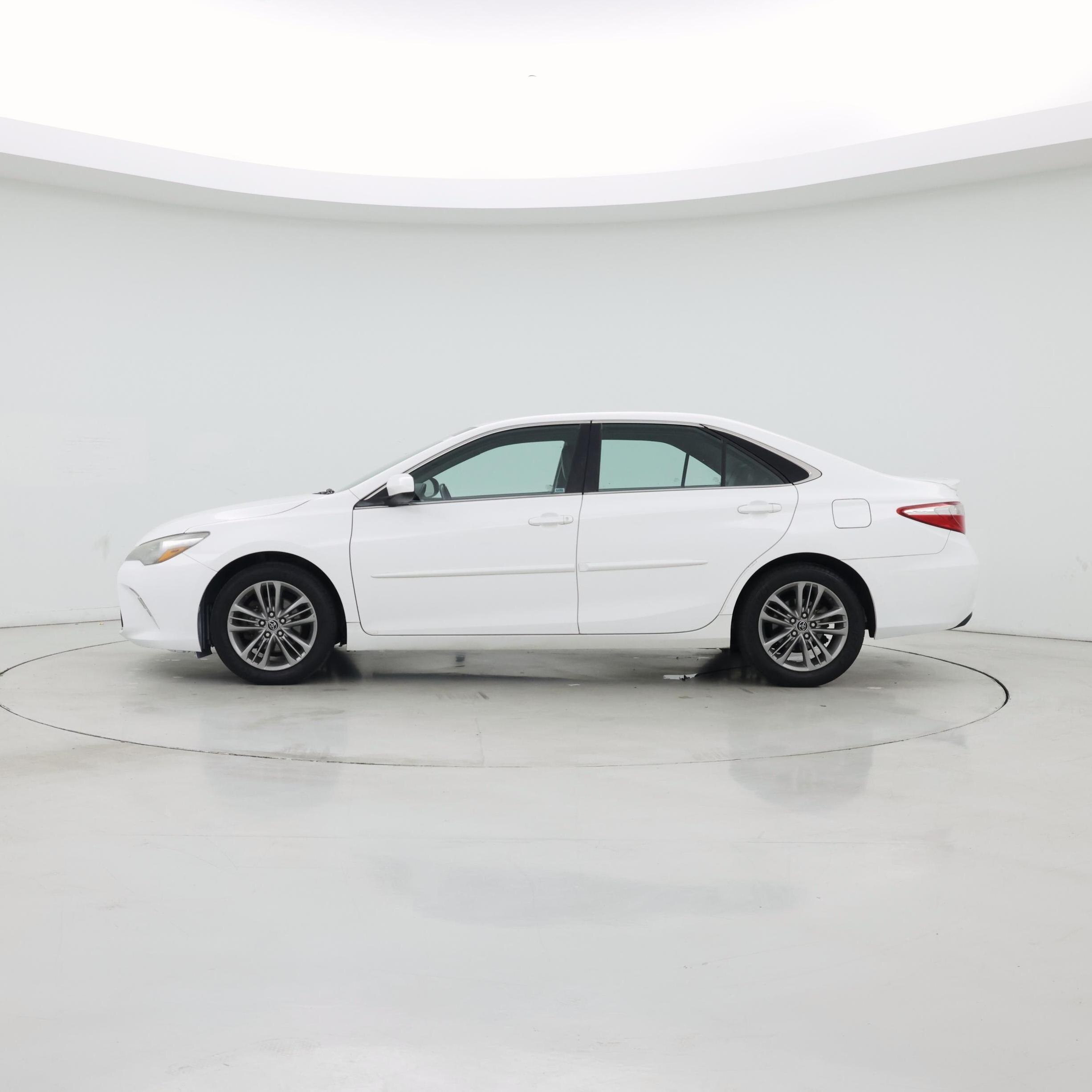 Thumbnail: 2016 Toyota Camry - 3