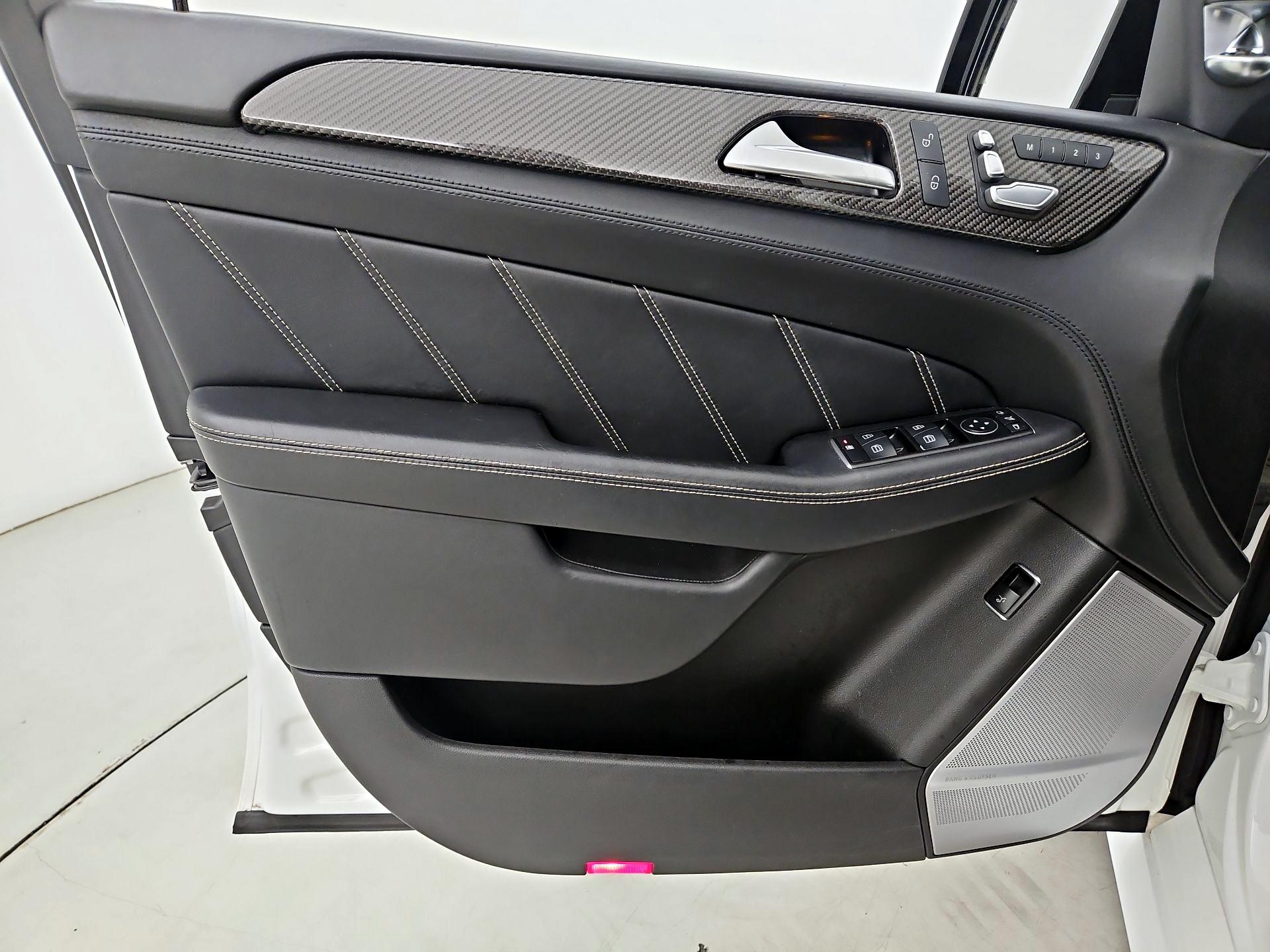 Thumbnail: 2016 Mercedes-Benz GL-Class - 12