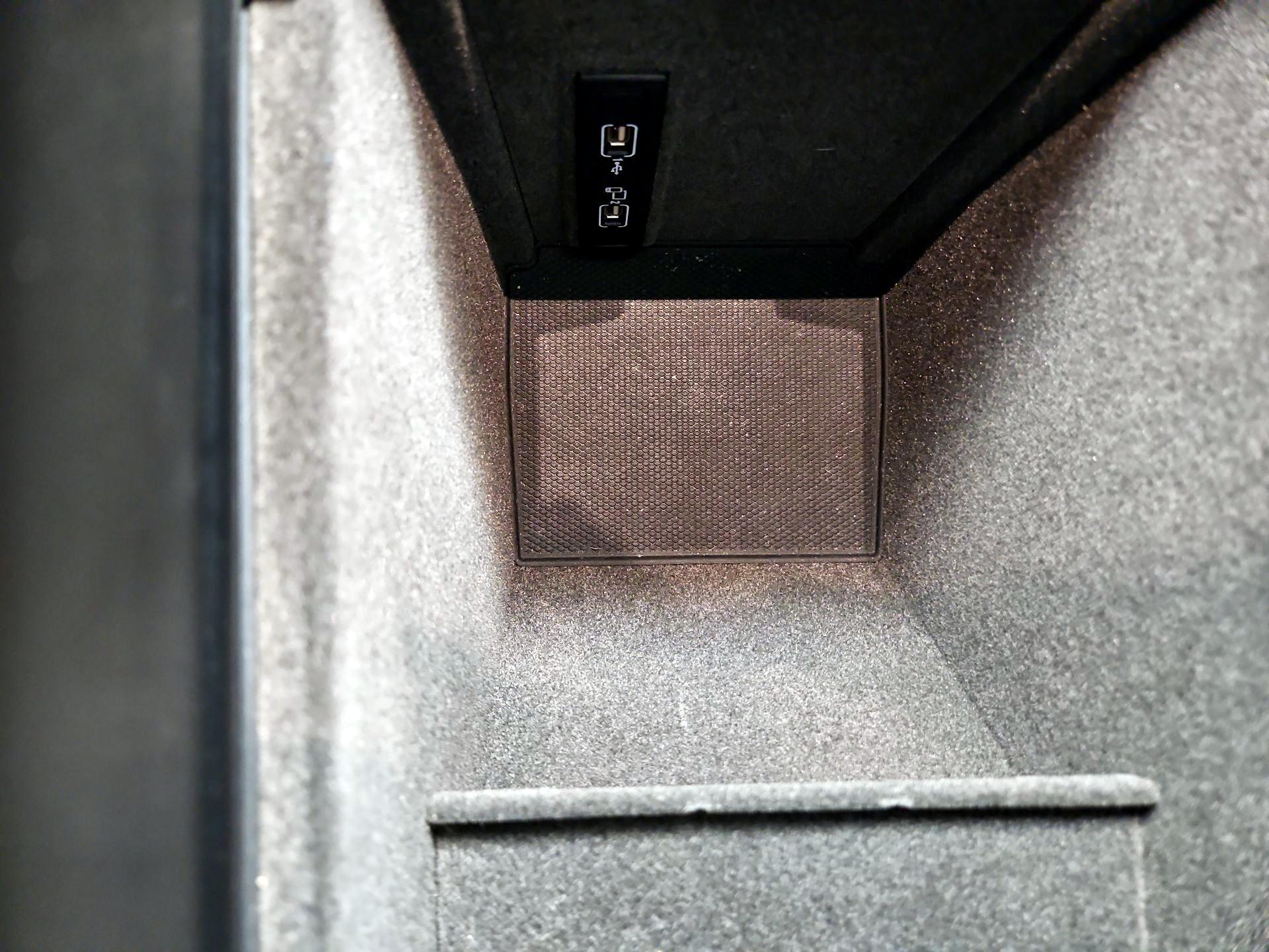 Thumbnail: 2016 Mercedes-Benz GL-Class - 18