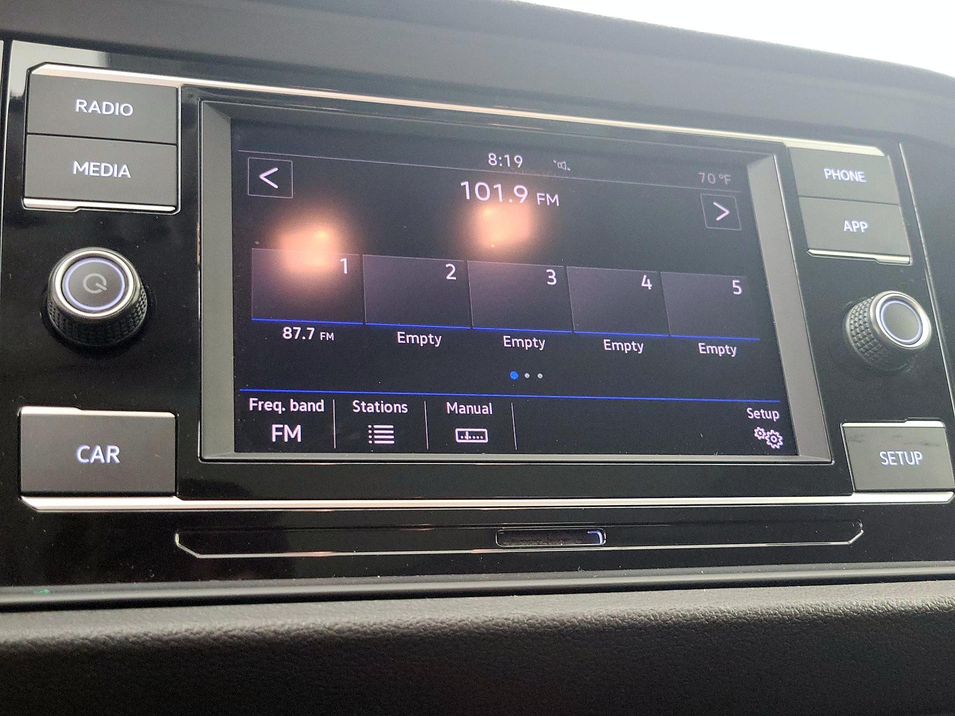 Thumbnail: 2019 Volkswagen Jetta - 15
