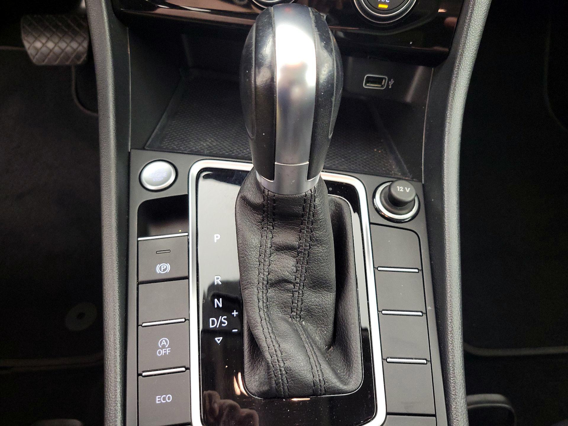 Thumbnail: 2019 Volkswagen Jetta - 17