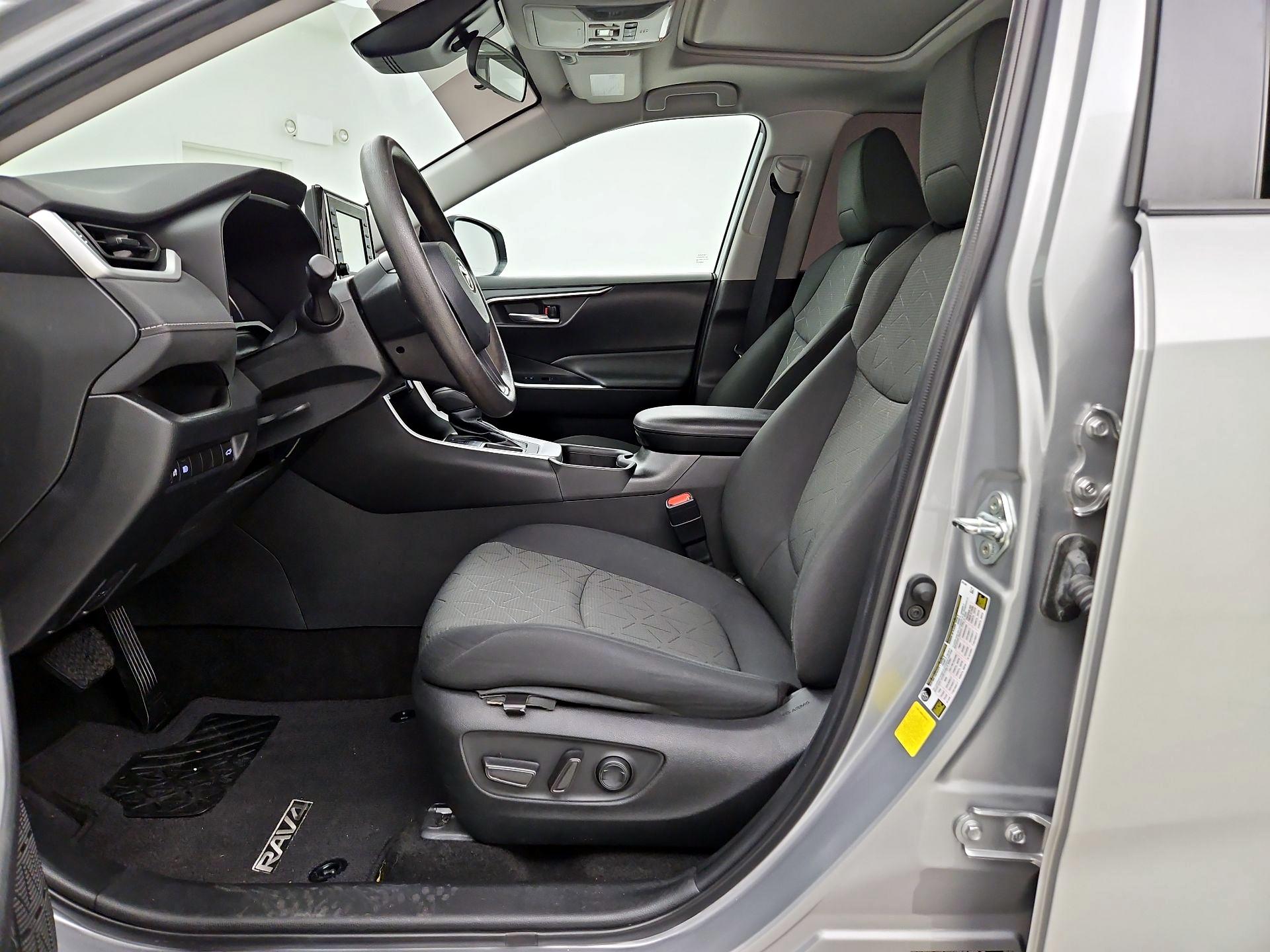 Thumbnail: 2022 Toyota RAV4 - 11