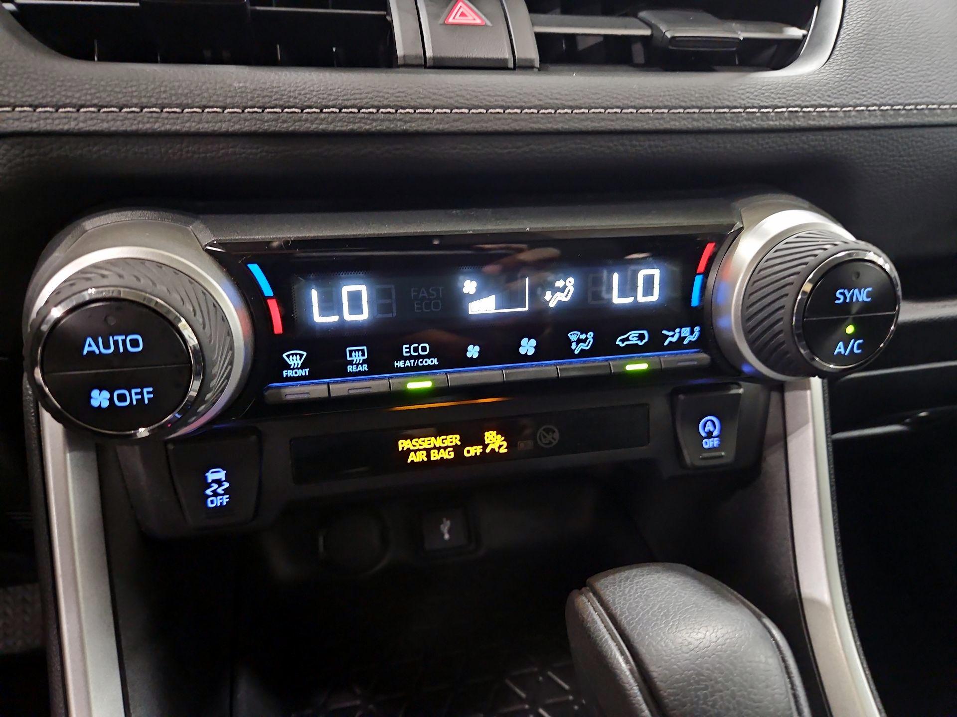 Thumbnail: 2022 Toyota RAV4 - 16
