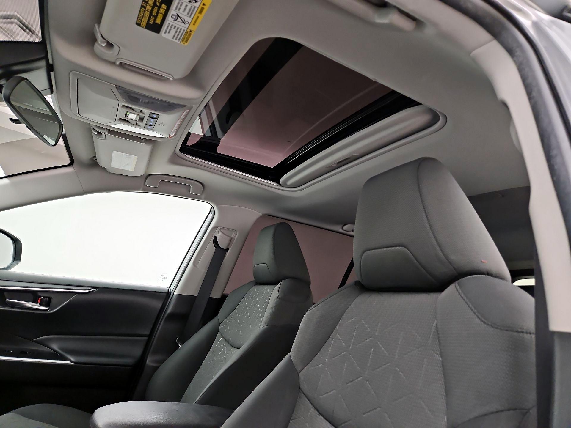 Thumbnail: 2022 Toyota RAV4 - 19