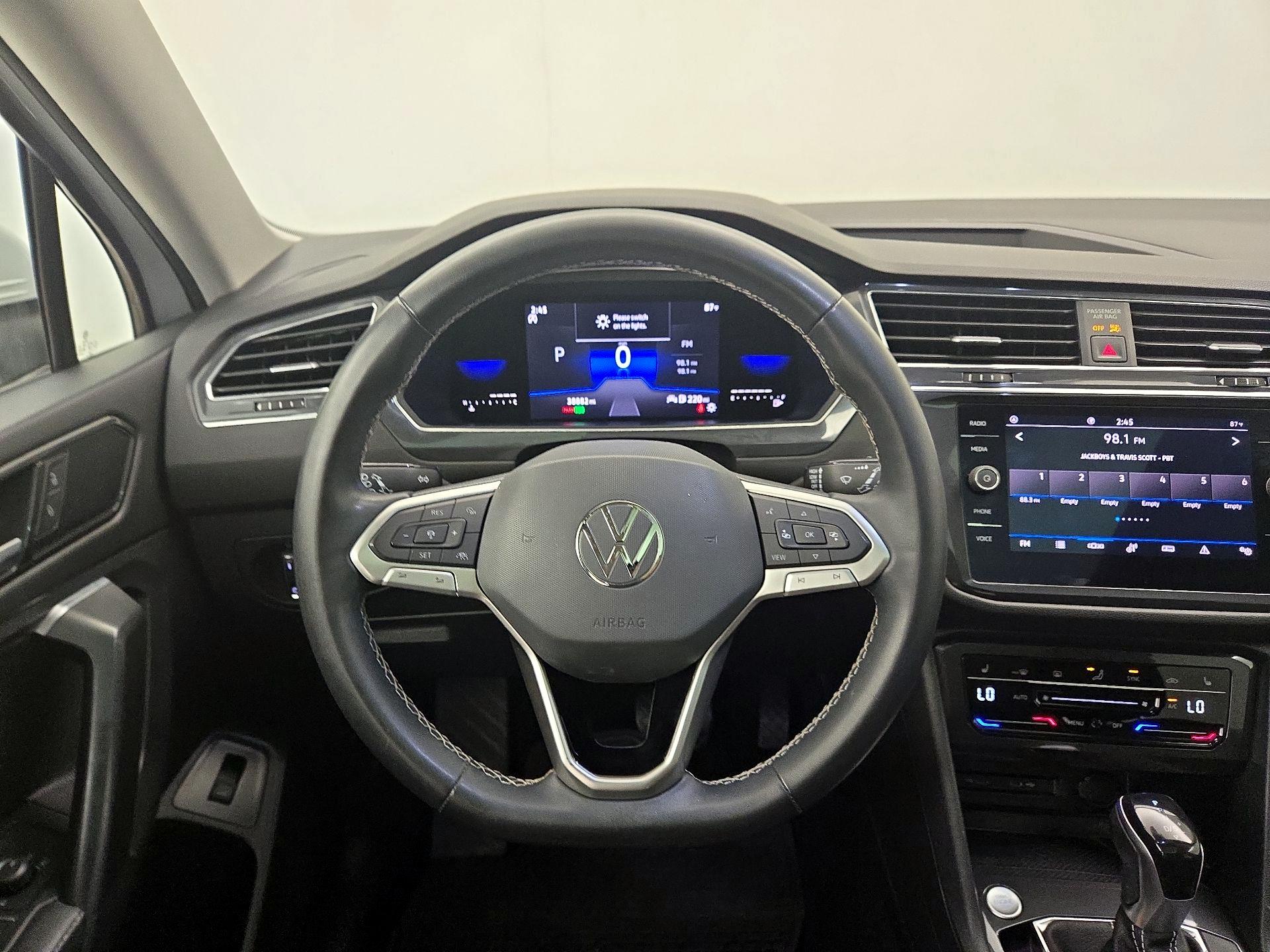 Thumbnail: 2022 Volkswagen Tiguan - 10