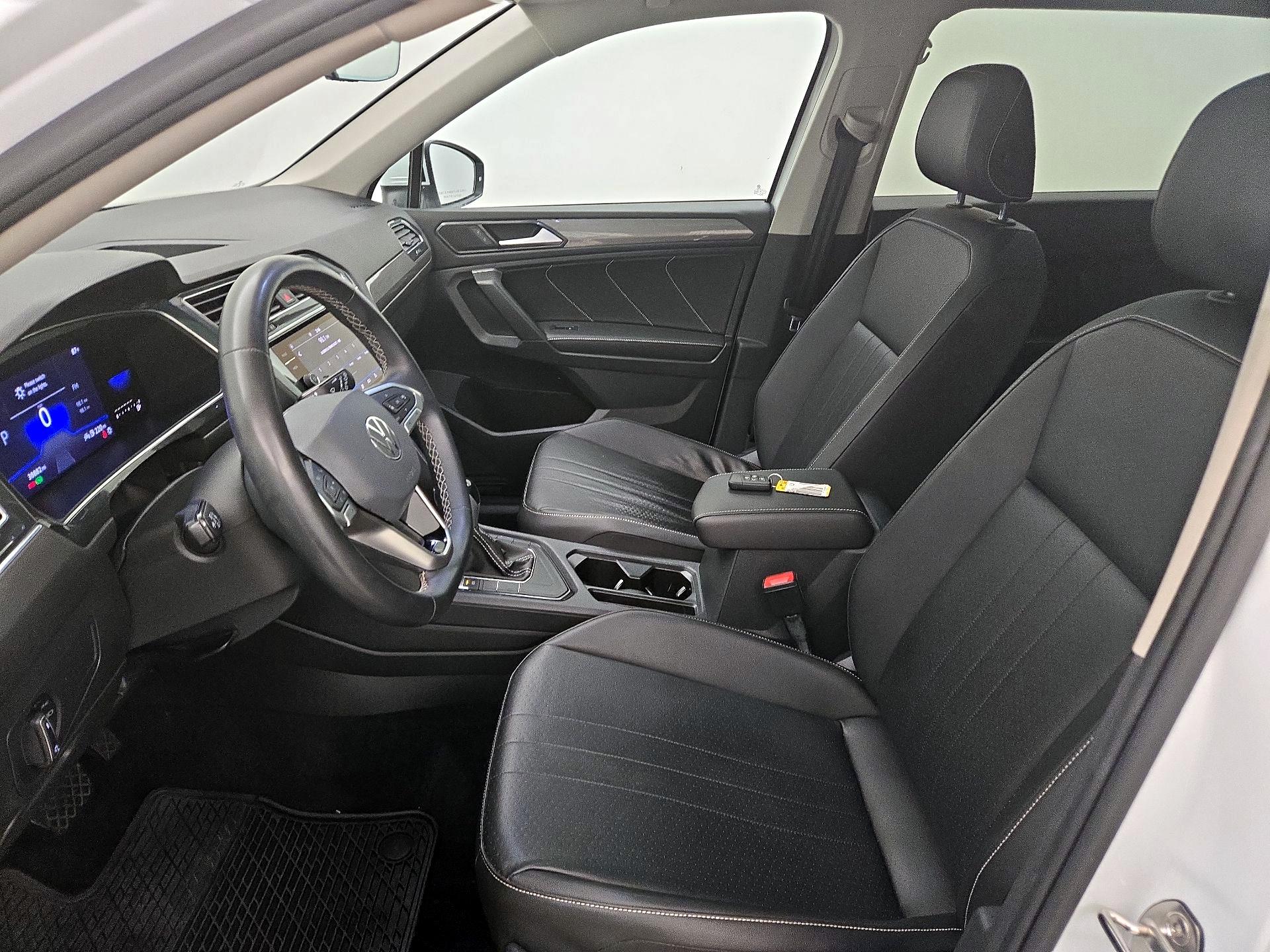 Thumbnail: 2022 Volkswagen Tiguan - 11