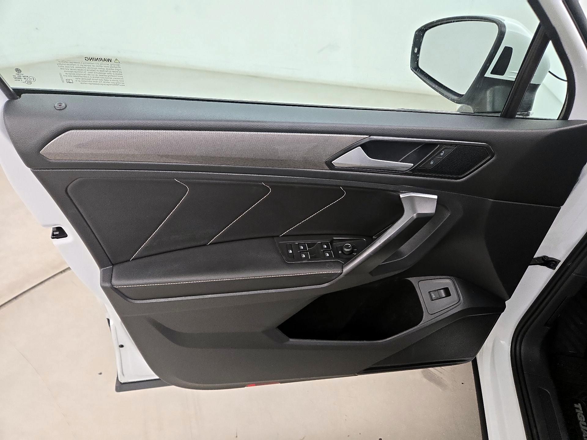 Thumbnail: 2022 Volkswagen Tiguan - 12