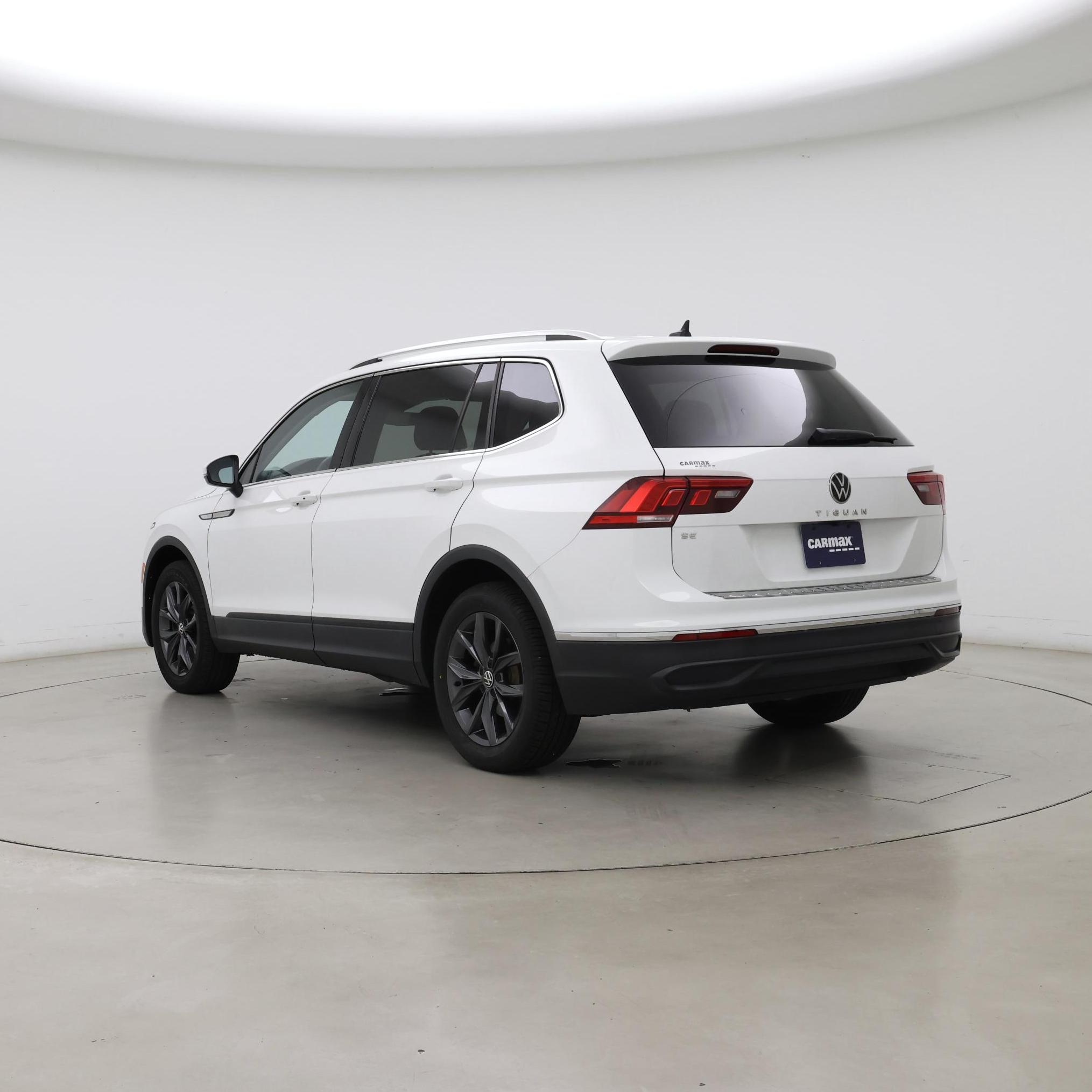 Thumbnail: 2022 Volkswagen Tiguan - 2