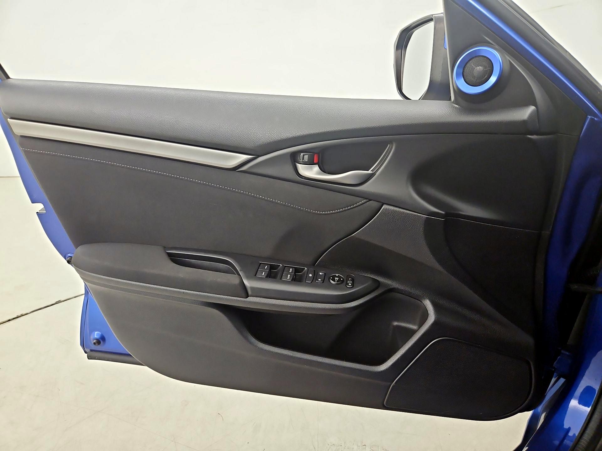 Thumbnail: 2017 Honda Civic - 12