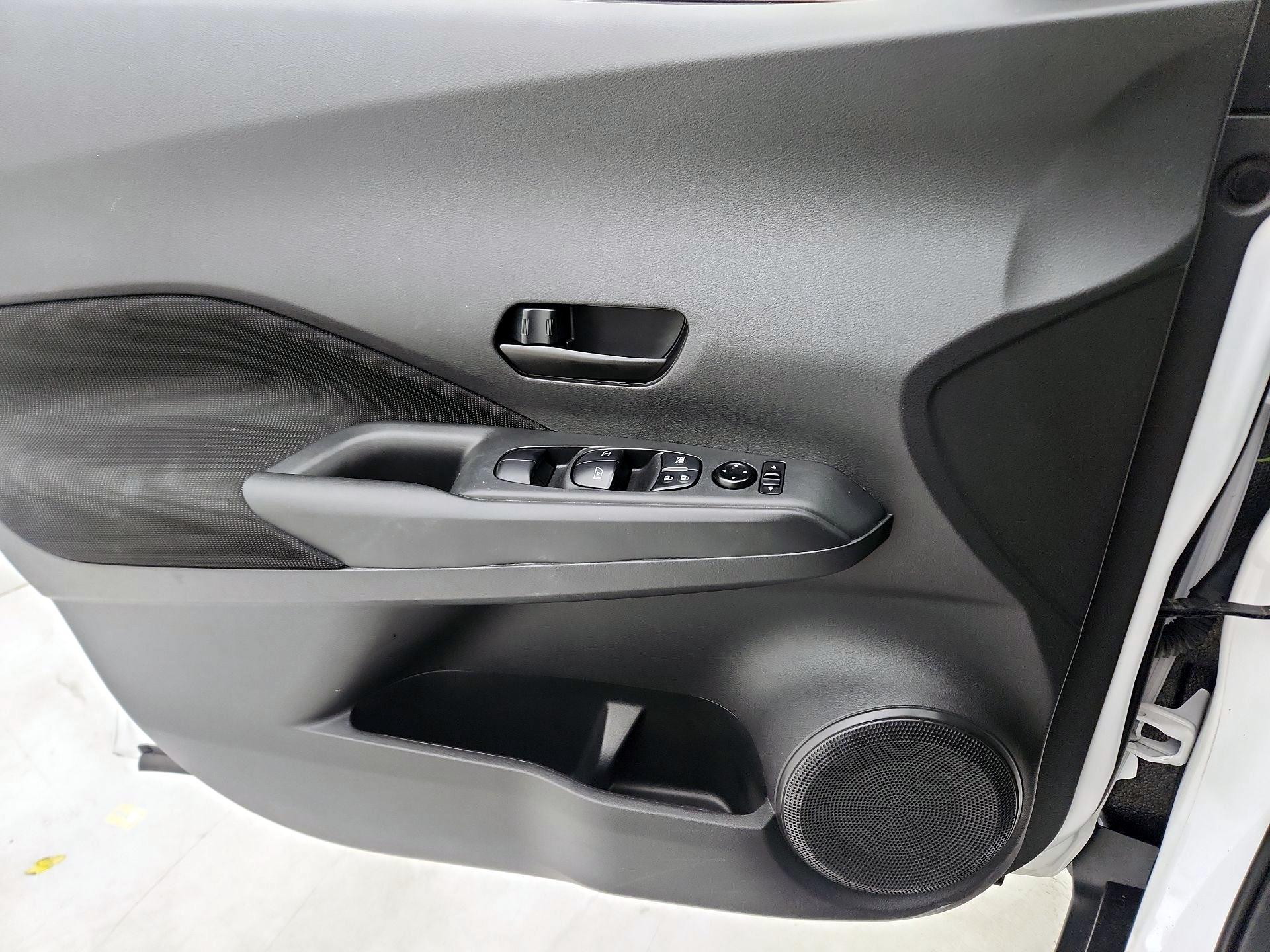 Thumbnail: 2021 Nissan Kicks - 12