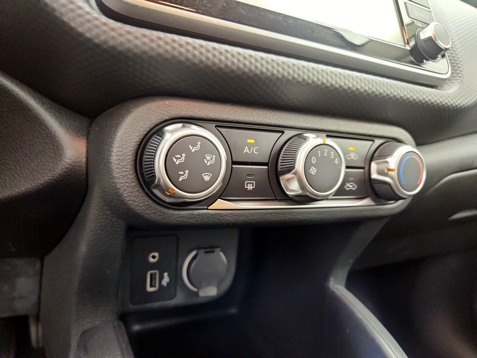 Thumbnail: 2021 Nissan Kicks - 16