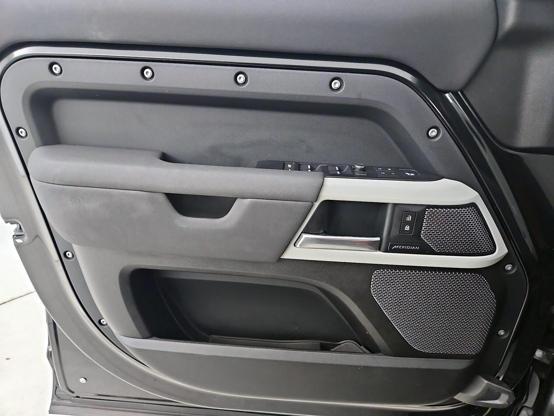 Thumbnail: 2020 Land Rover Defender - 12