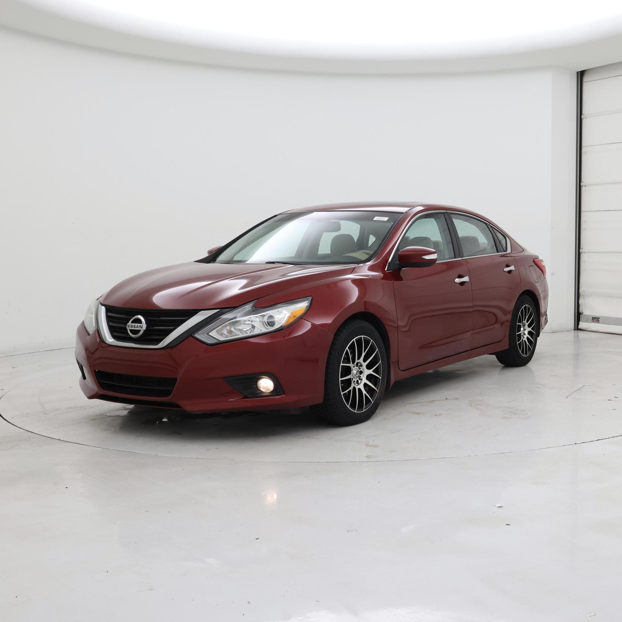 Thumbnail: 2017 Nissan Altima - 4
