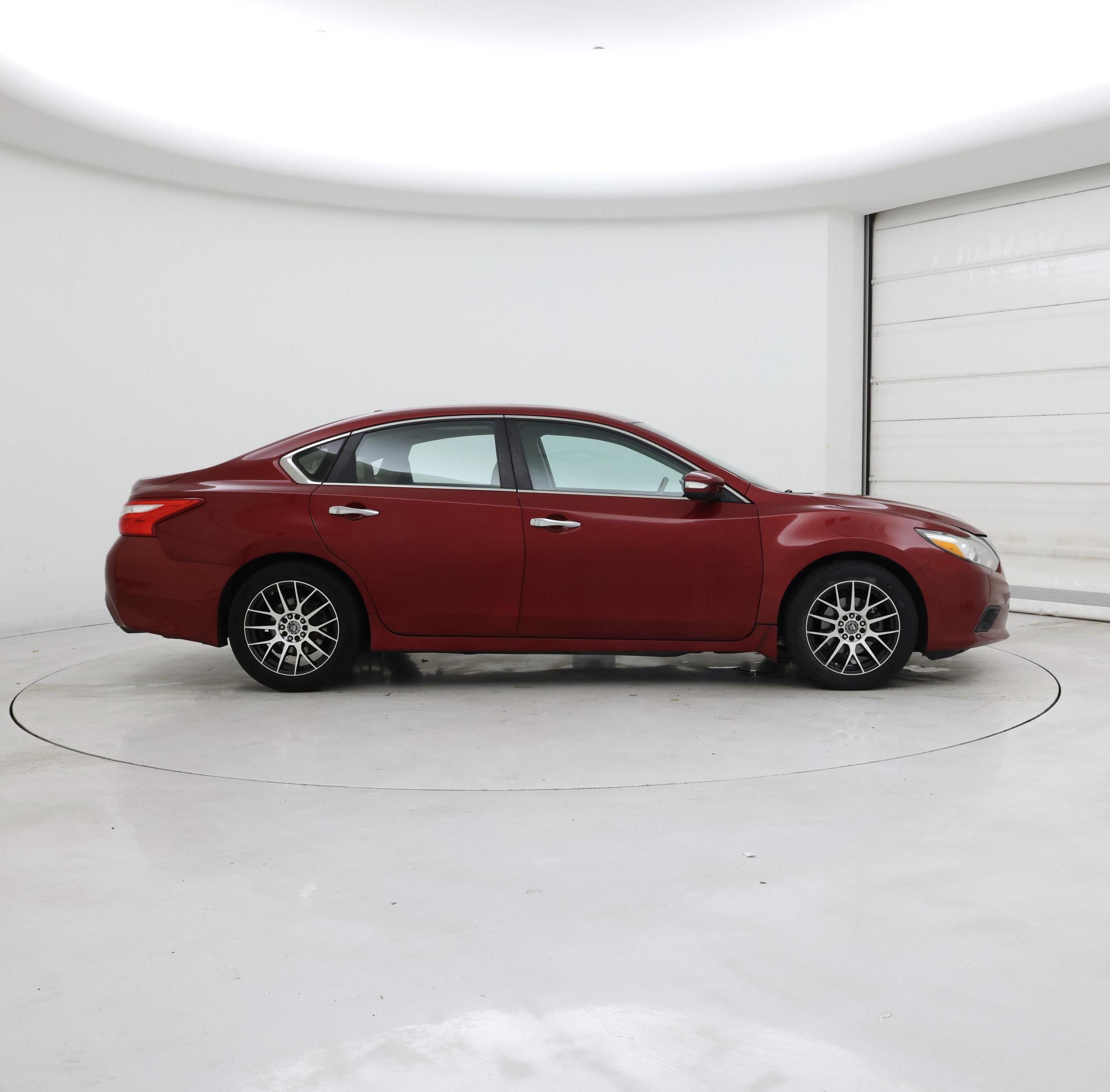 Thumbnail: 2017 Nissan Altima - 7