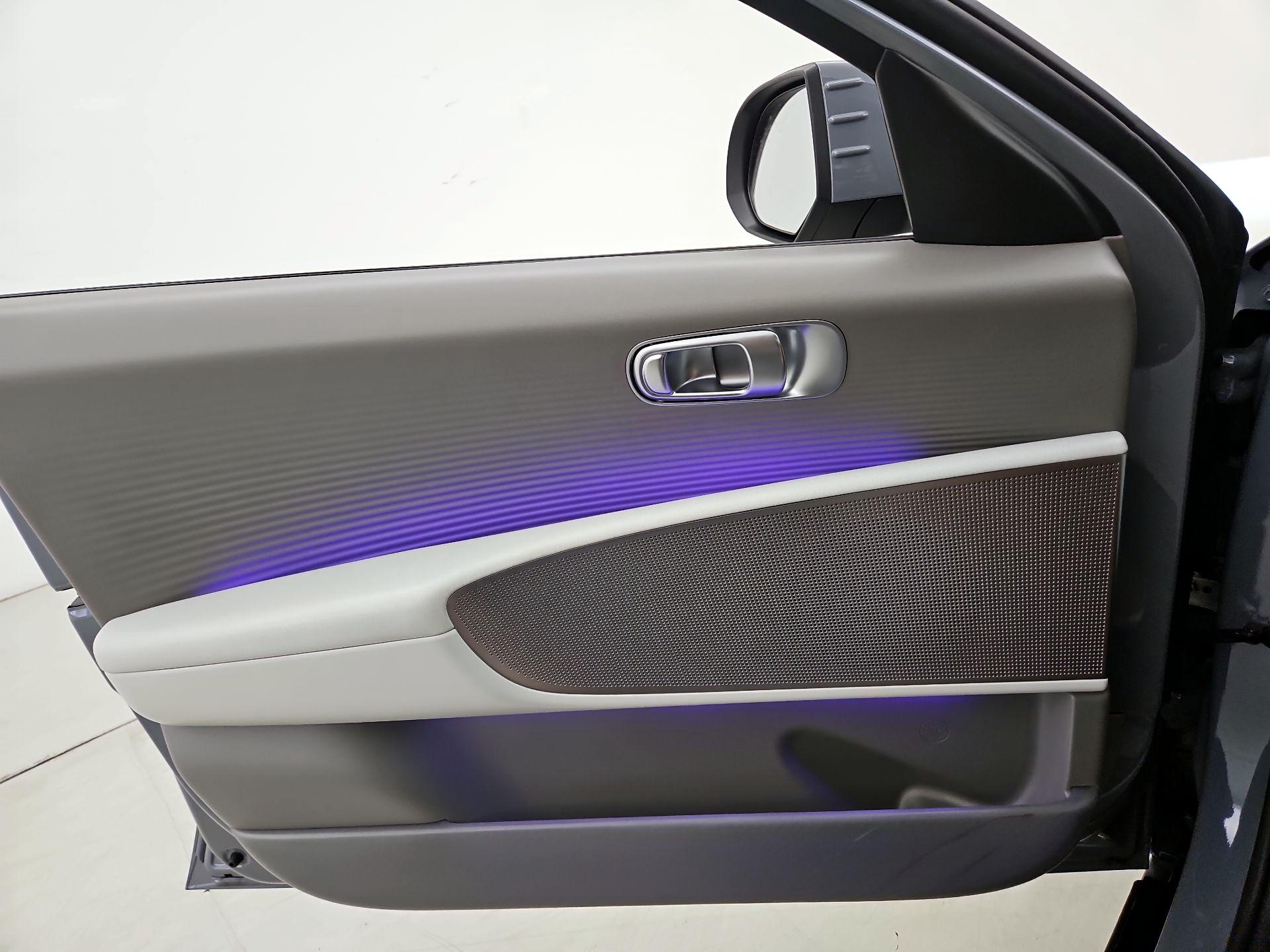 Thumbnail: 2023 Hyundai Ioniq 6 - 12