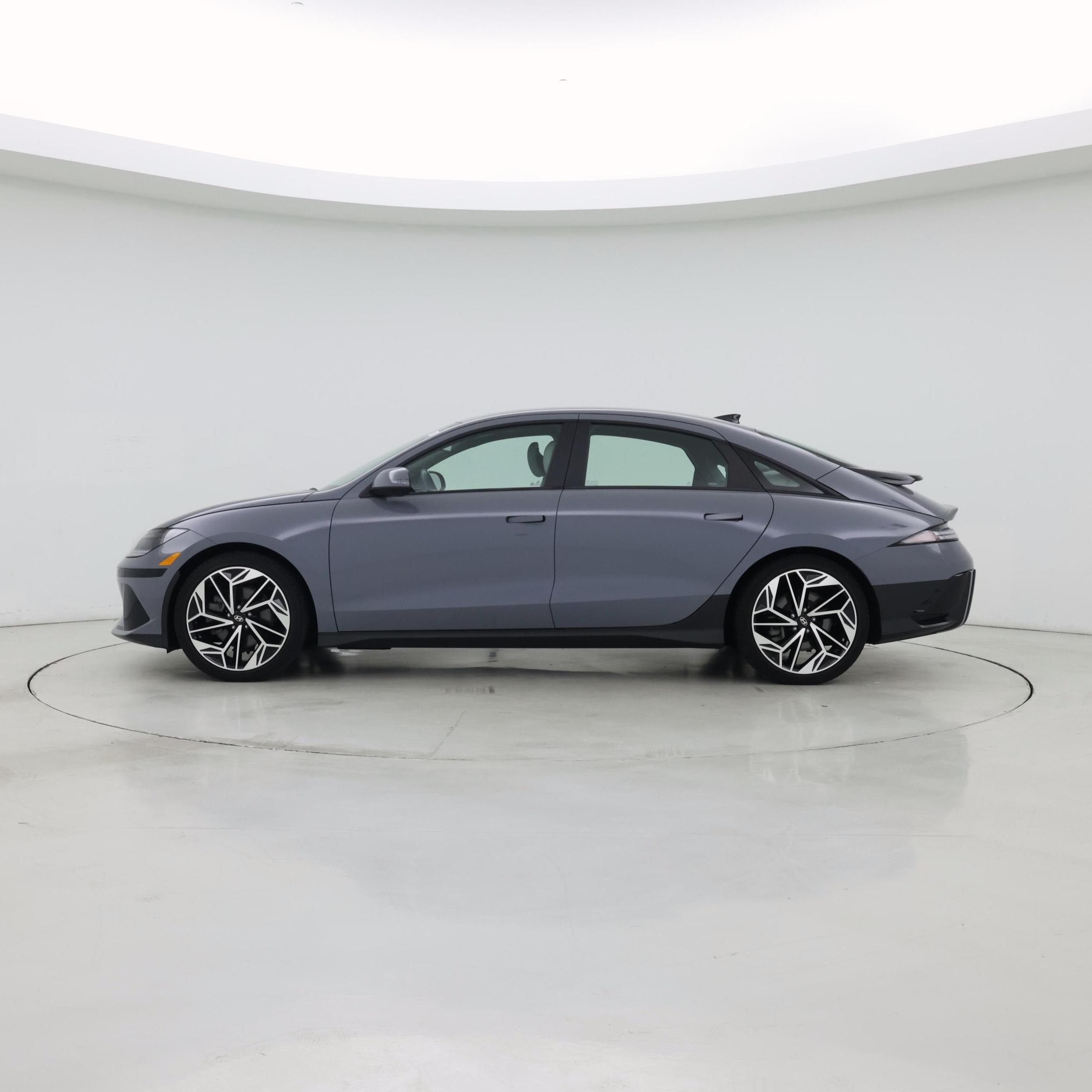Thumbnail: 2023 Hyundai Ioniq 6 - 3