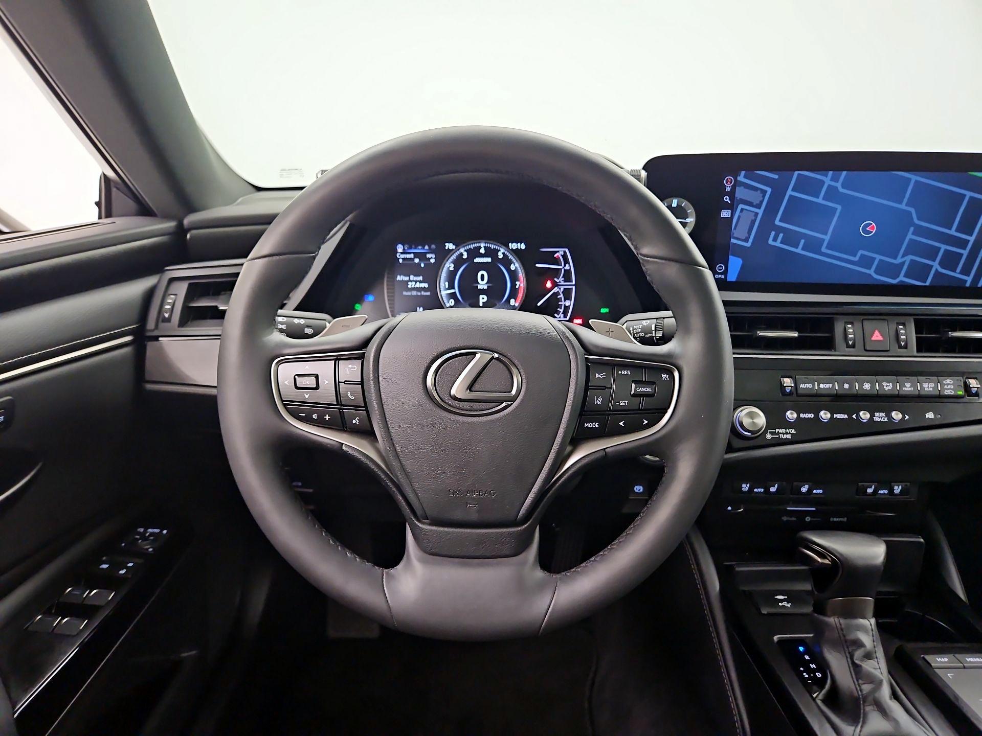 Thumbnail: 2022 Lexus ES - 10