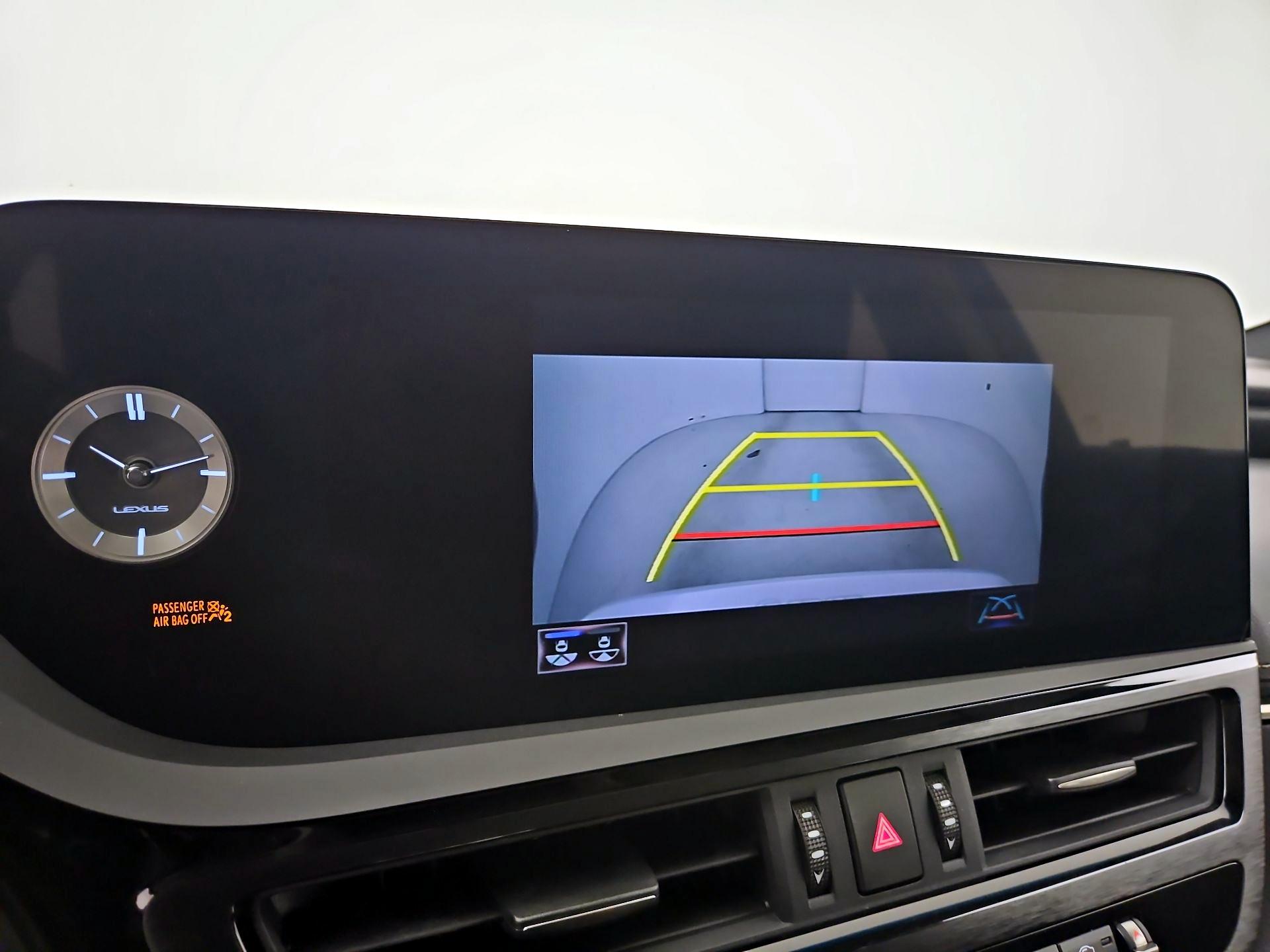 Thumbnail: 2022 Lexus ES - 15
