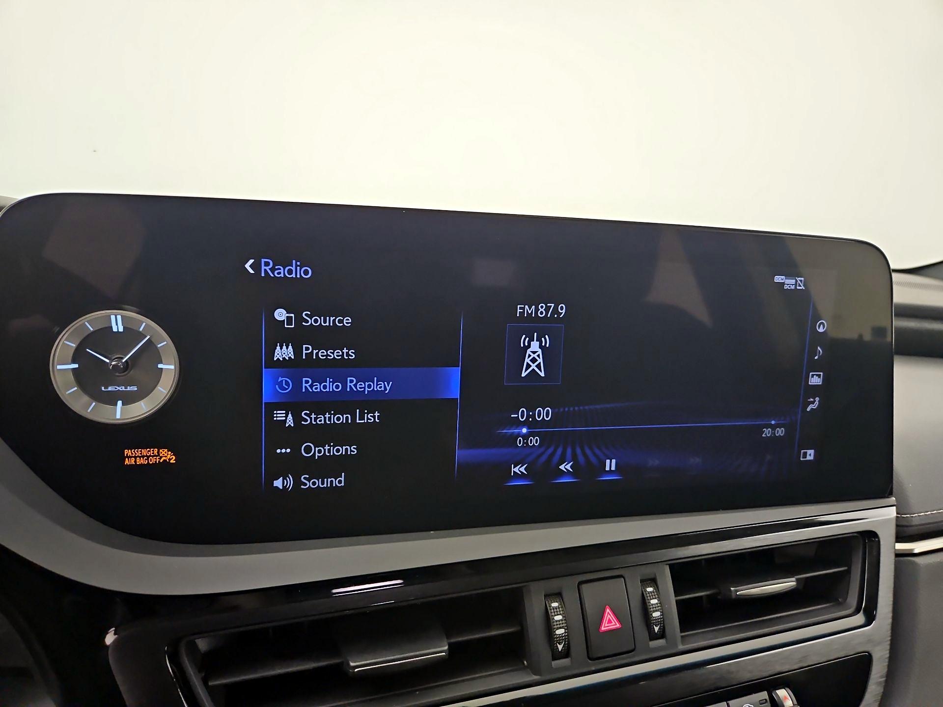 Thumbnail: 2022 Lexus ES - 16