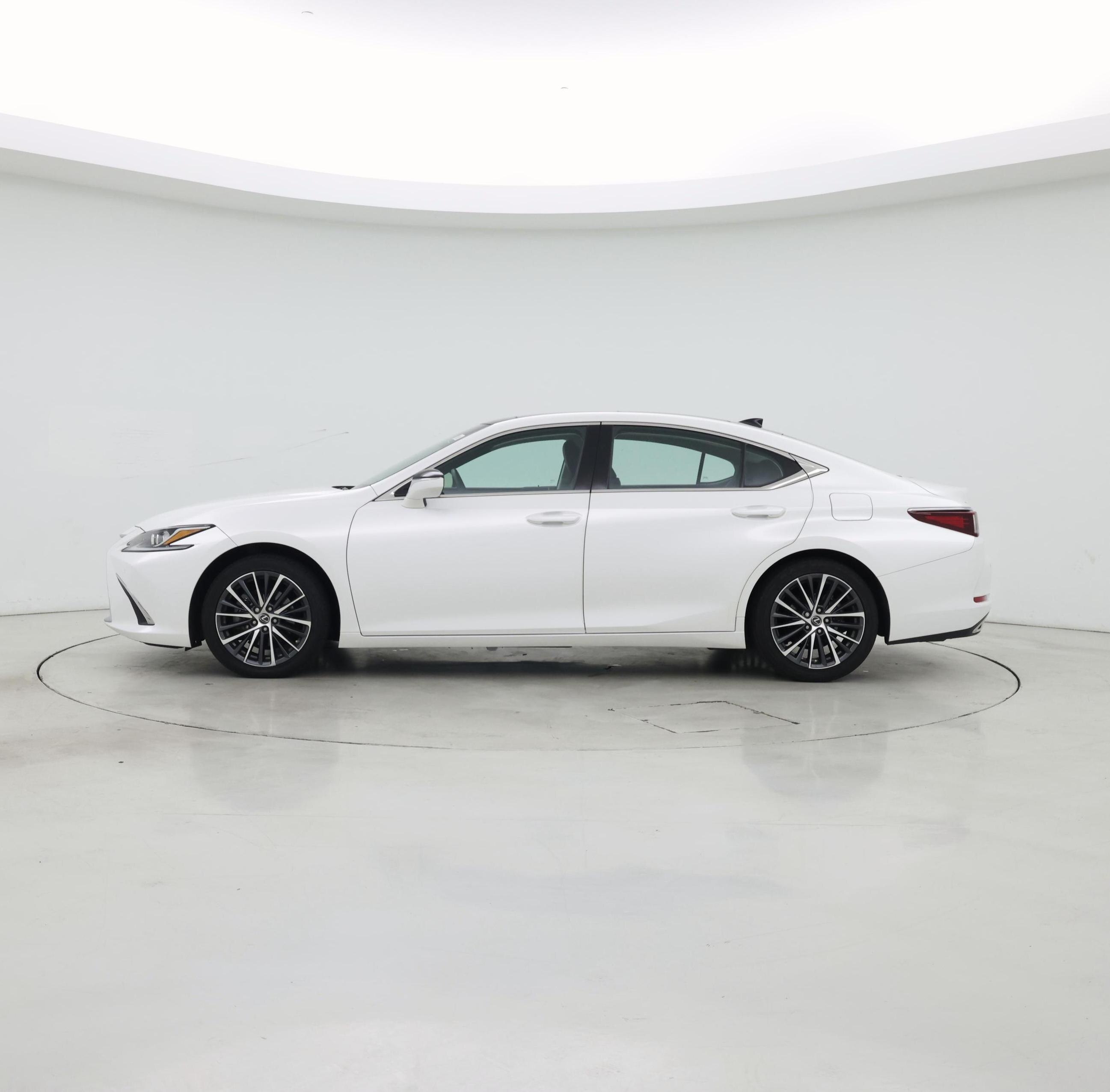 Thumbnail: 2022 Lexus ES - 3