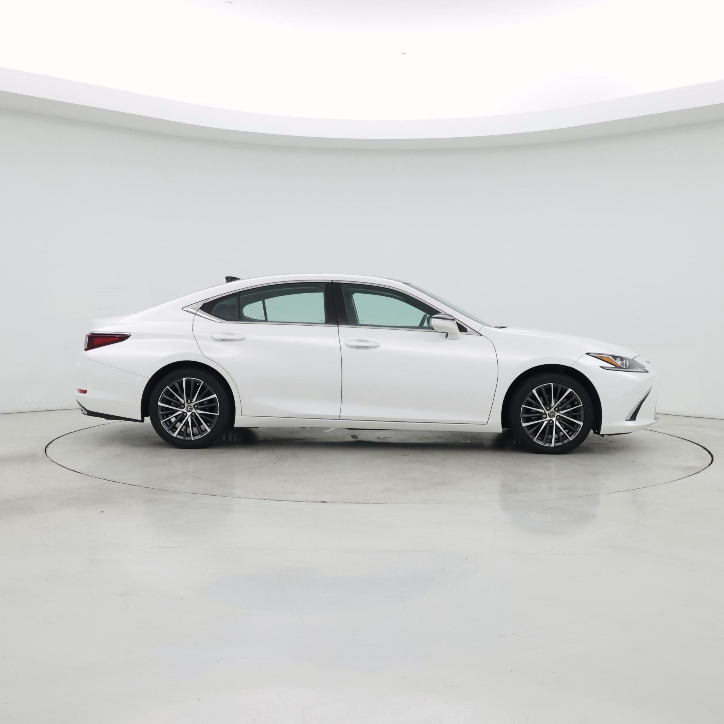Thumbnail: 2022 Lexus ES - 7