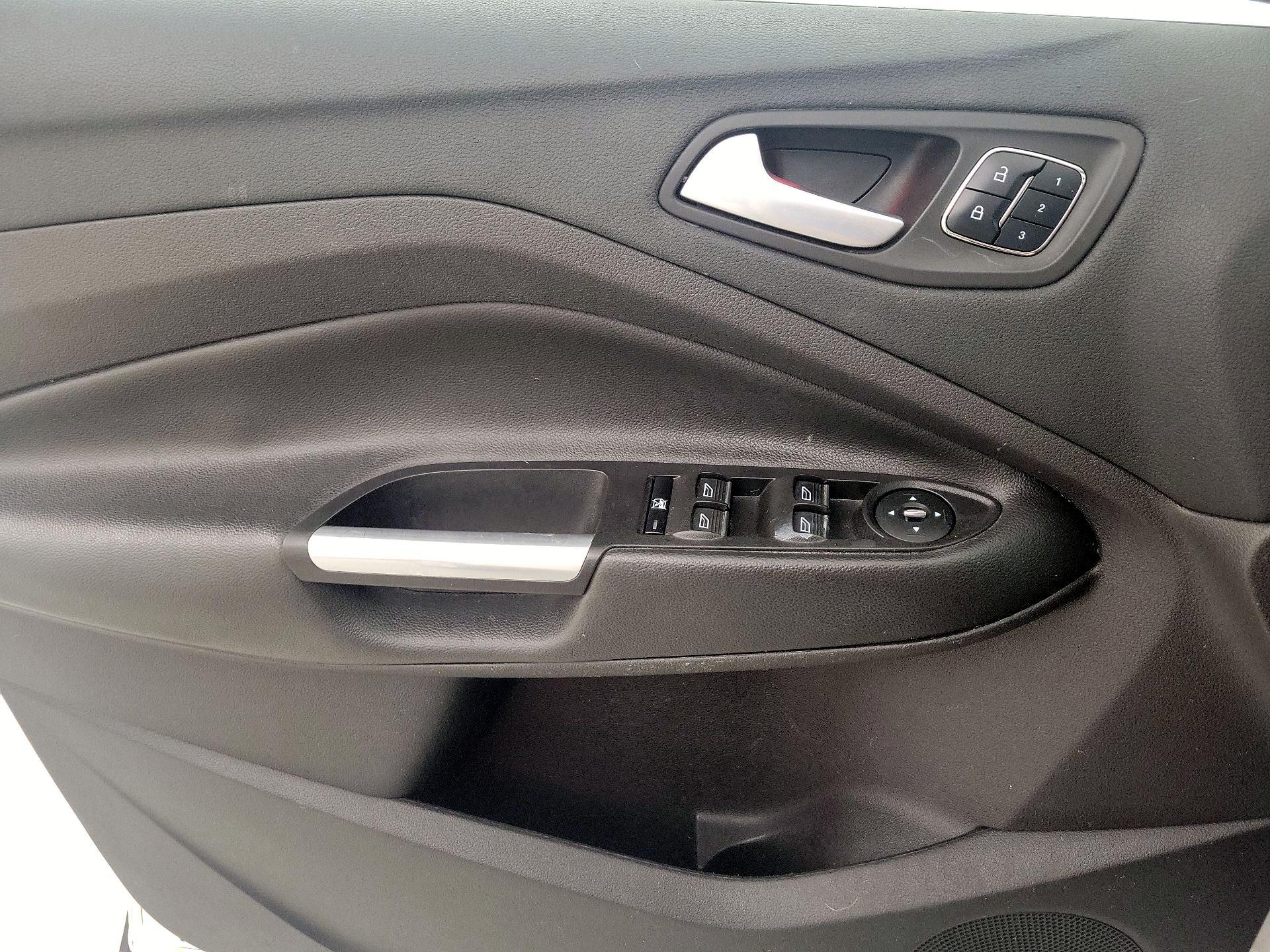 Thumbnail: 2016 Ford Escape - 12