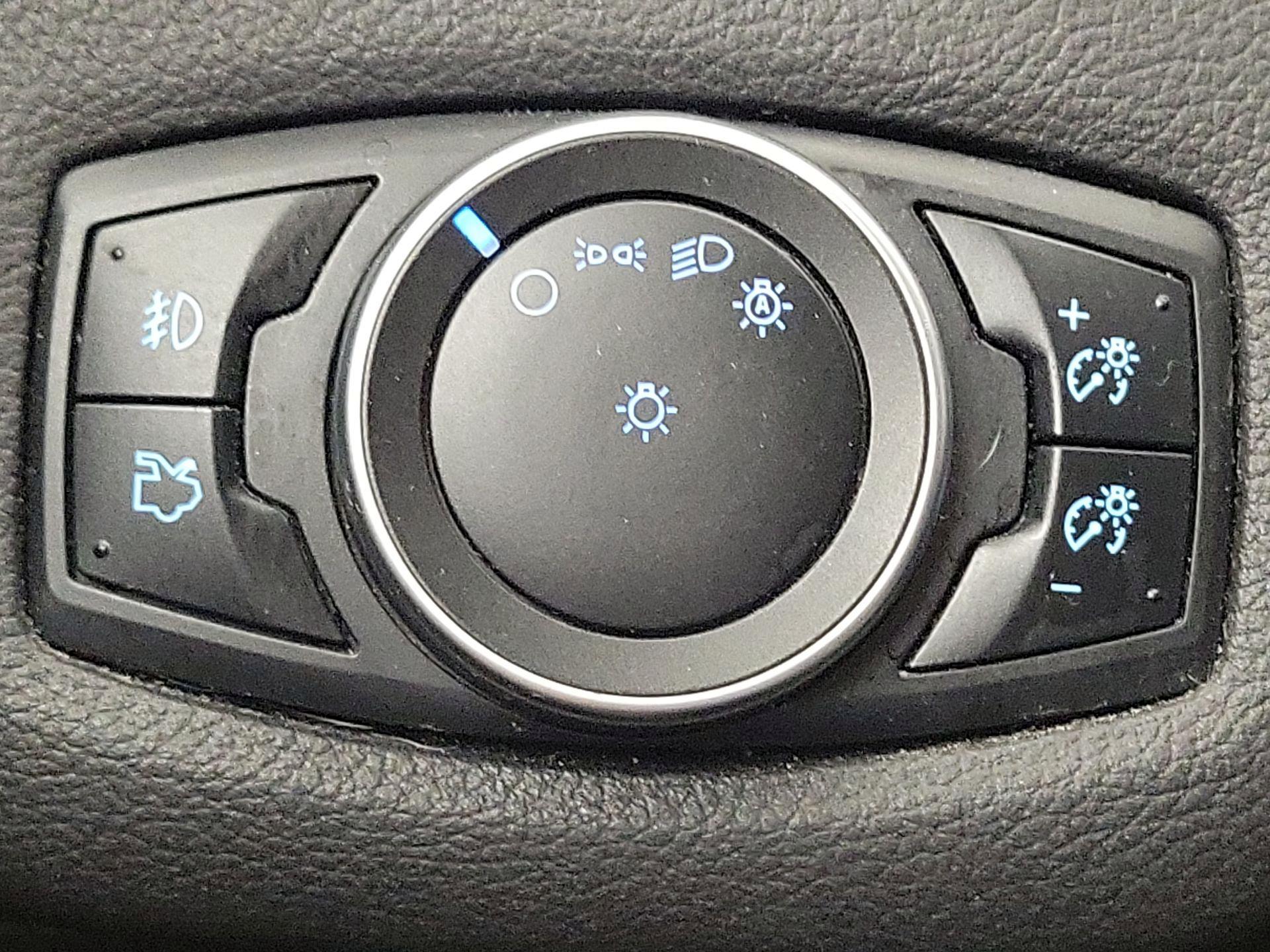 Thumbnail: 2016 Ford Escape - 13