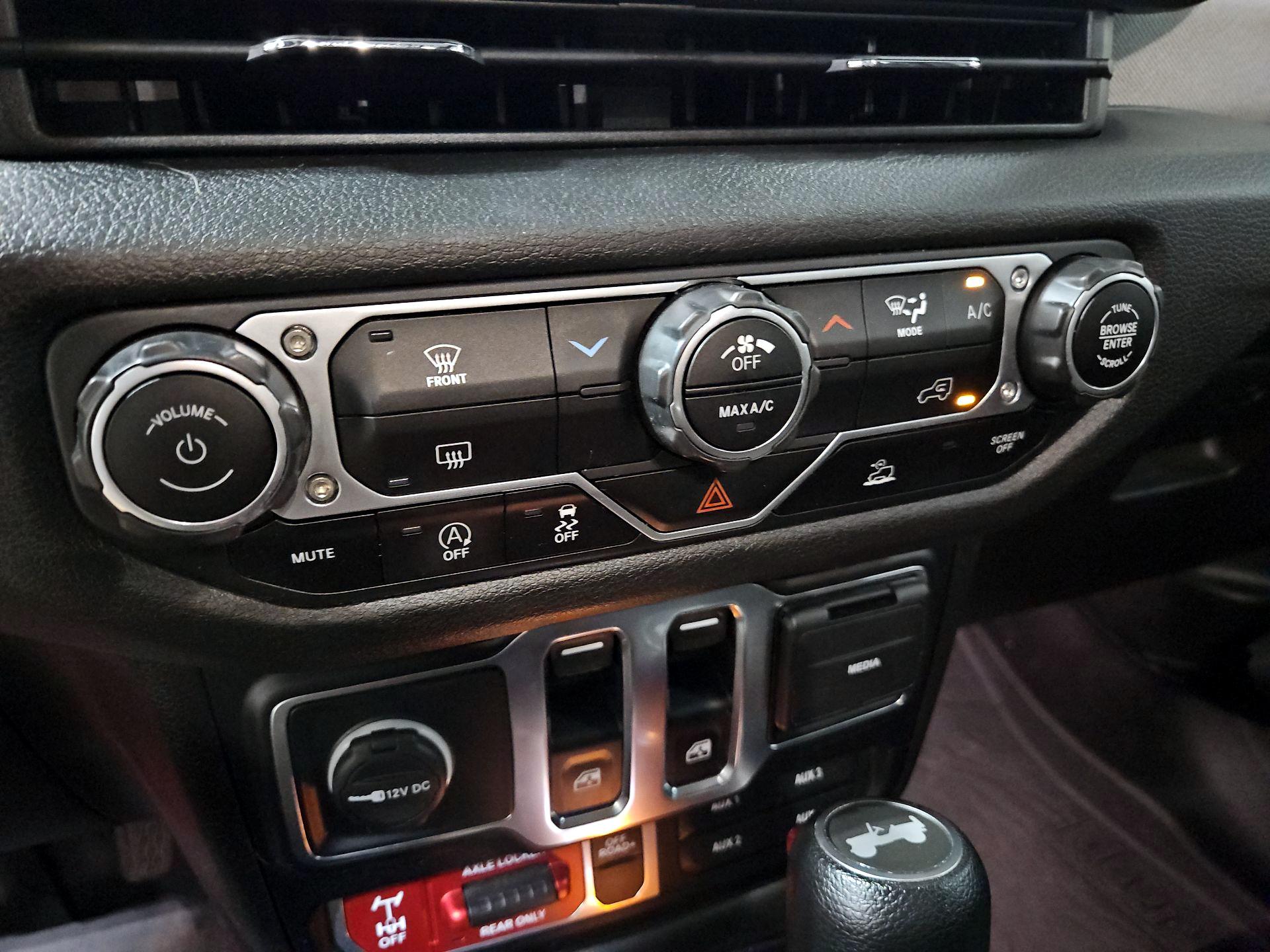 Thumbnail: 2024 Jeep Wrangler - 16