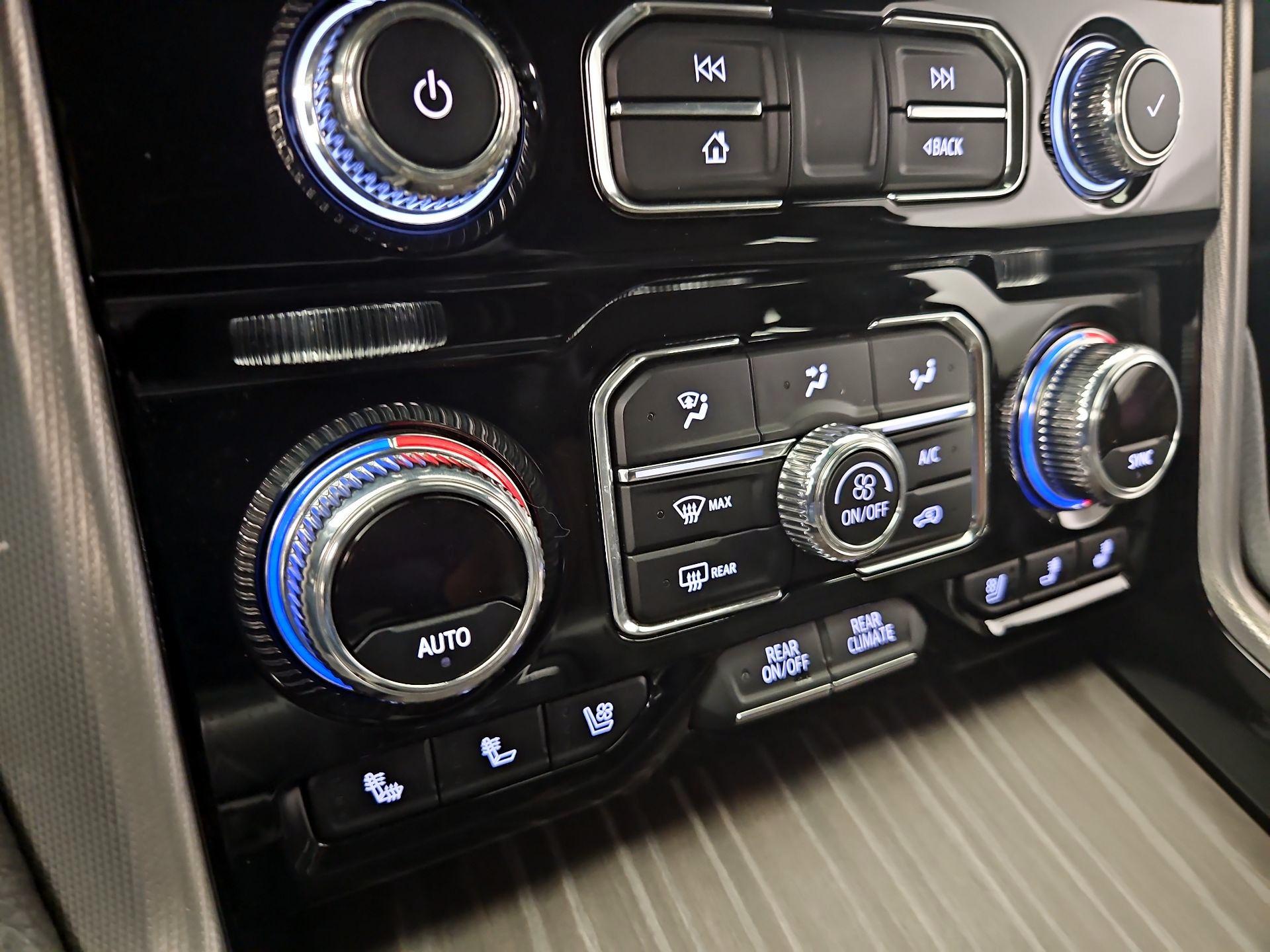 Thumbnail: 2021 GMC Yukon - 17