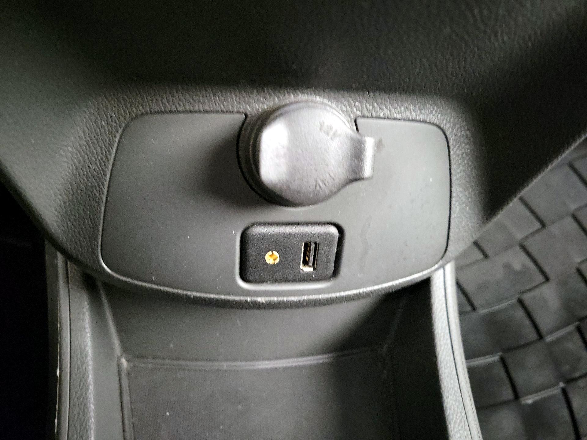 Thumbnail: 2014 Chevrolet Spark - 17