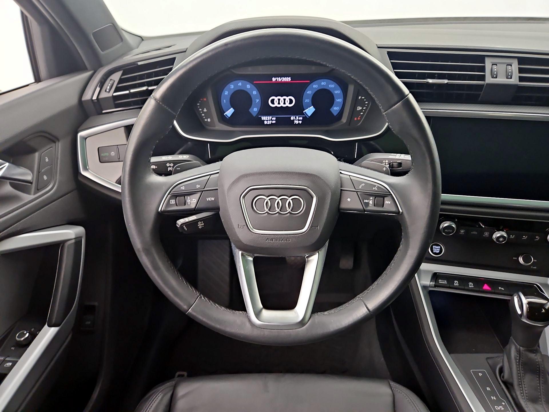 Thumbnail: 2021 Audi Q3 - 10