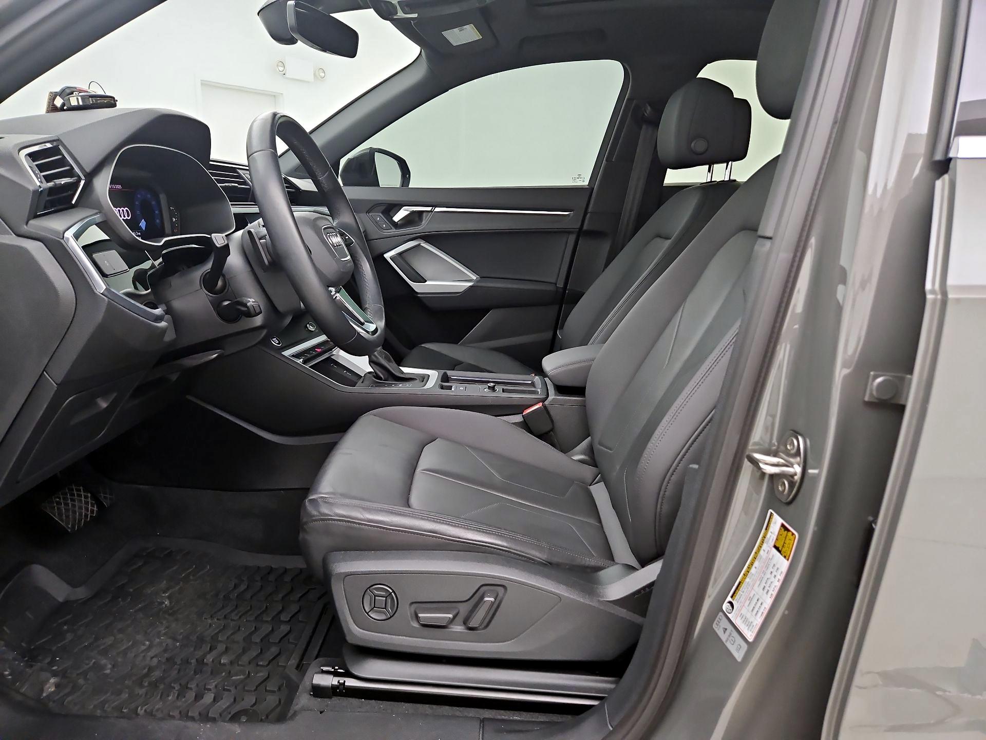 Thumbnail: 2021 Audi Q3 - 11