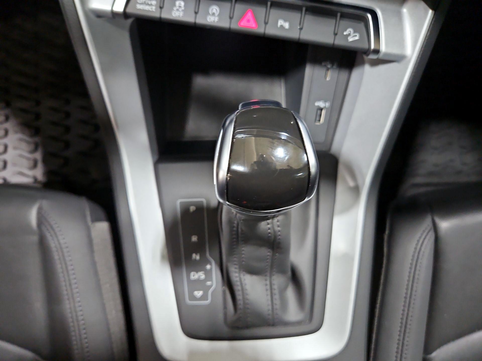 Thumbnail: 2021 Audi Q3 - 16