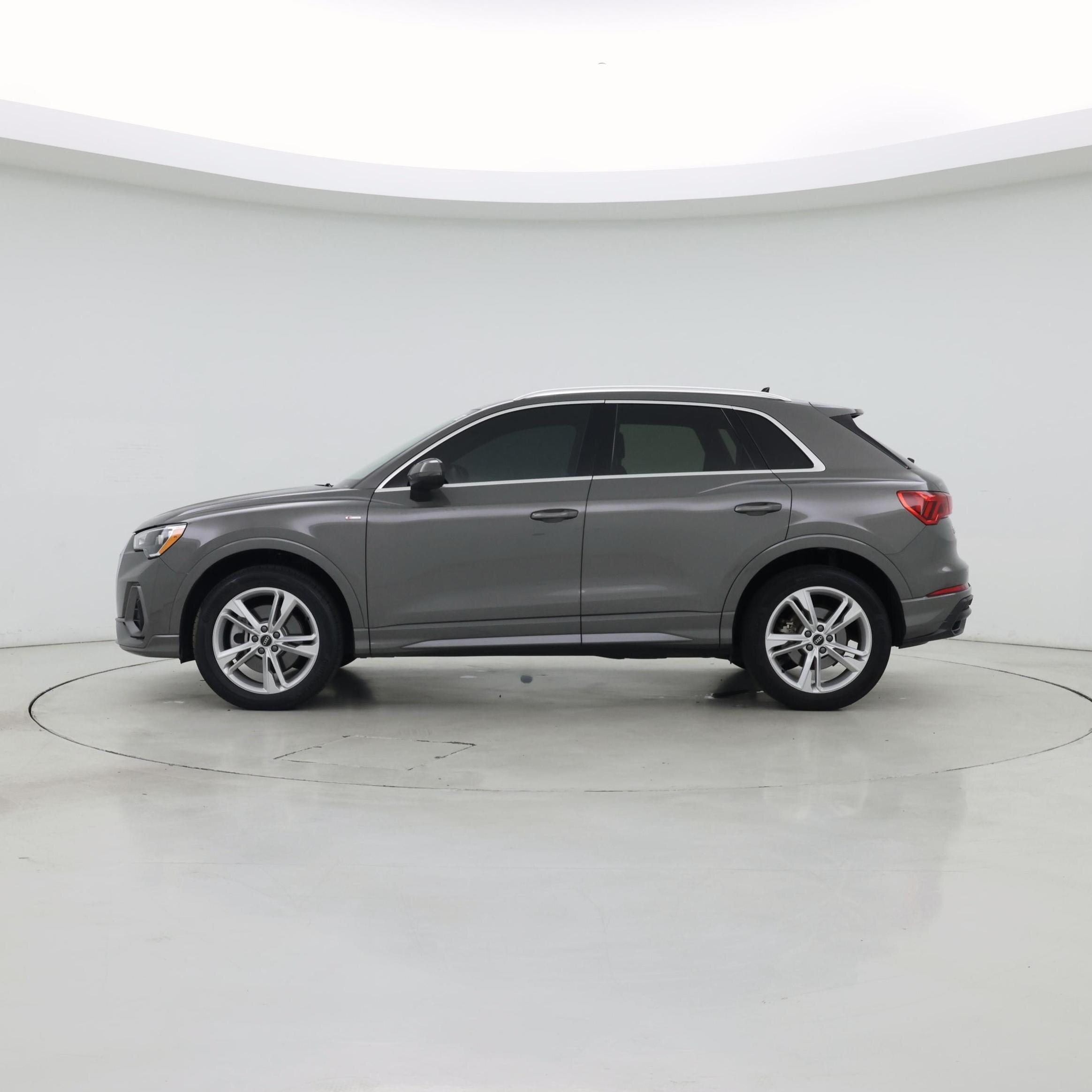Thumbnail: 2021 Audi Q3 - 3