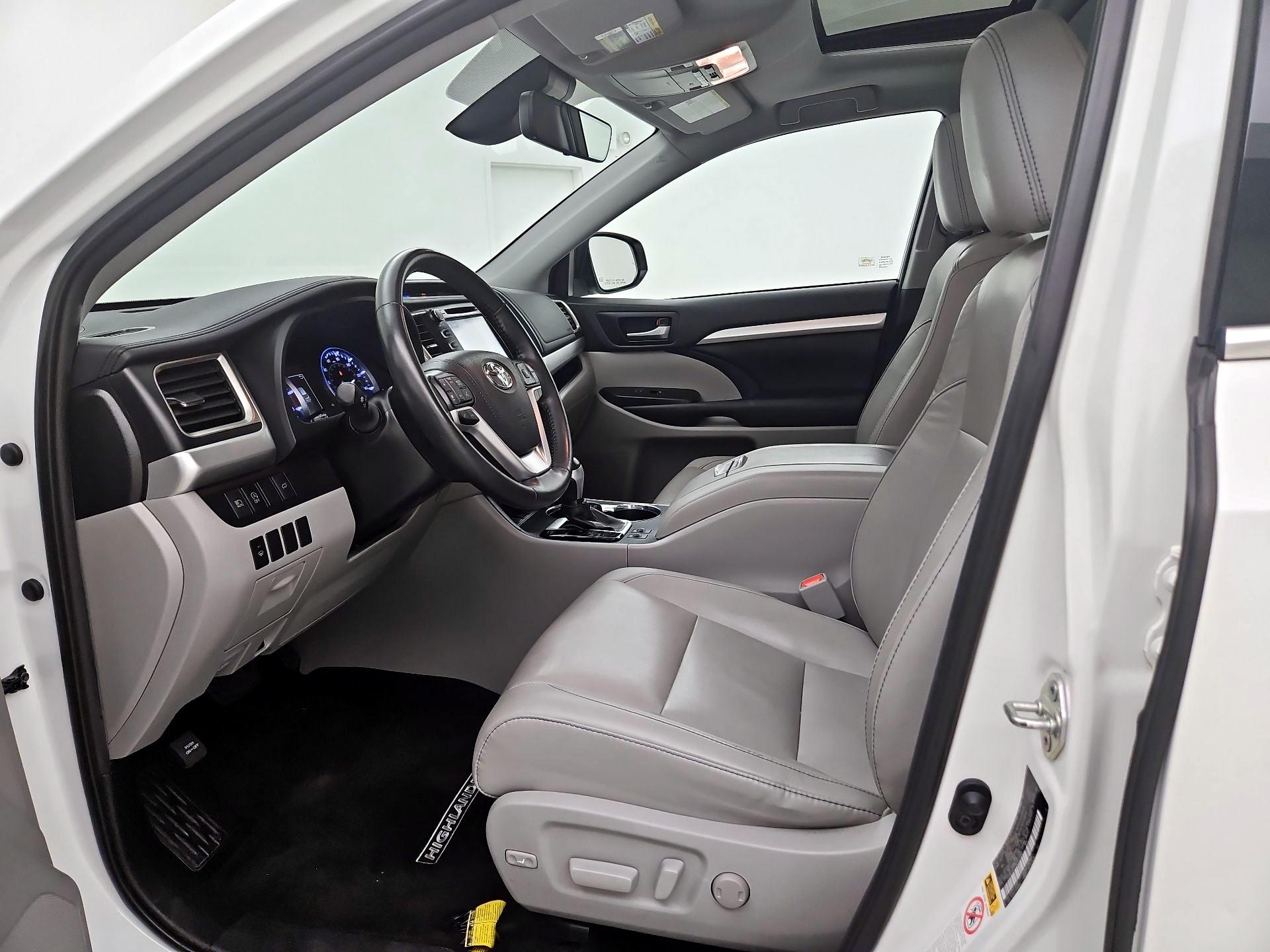 Thumbnail: 2019 Toyota Highlander - 11