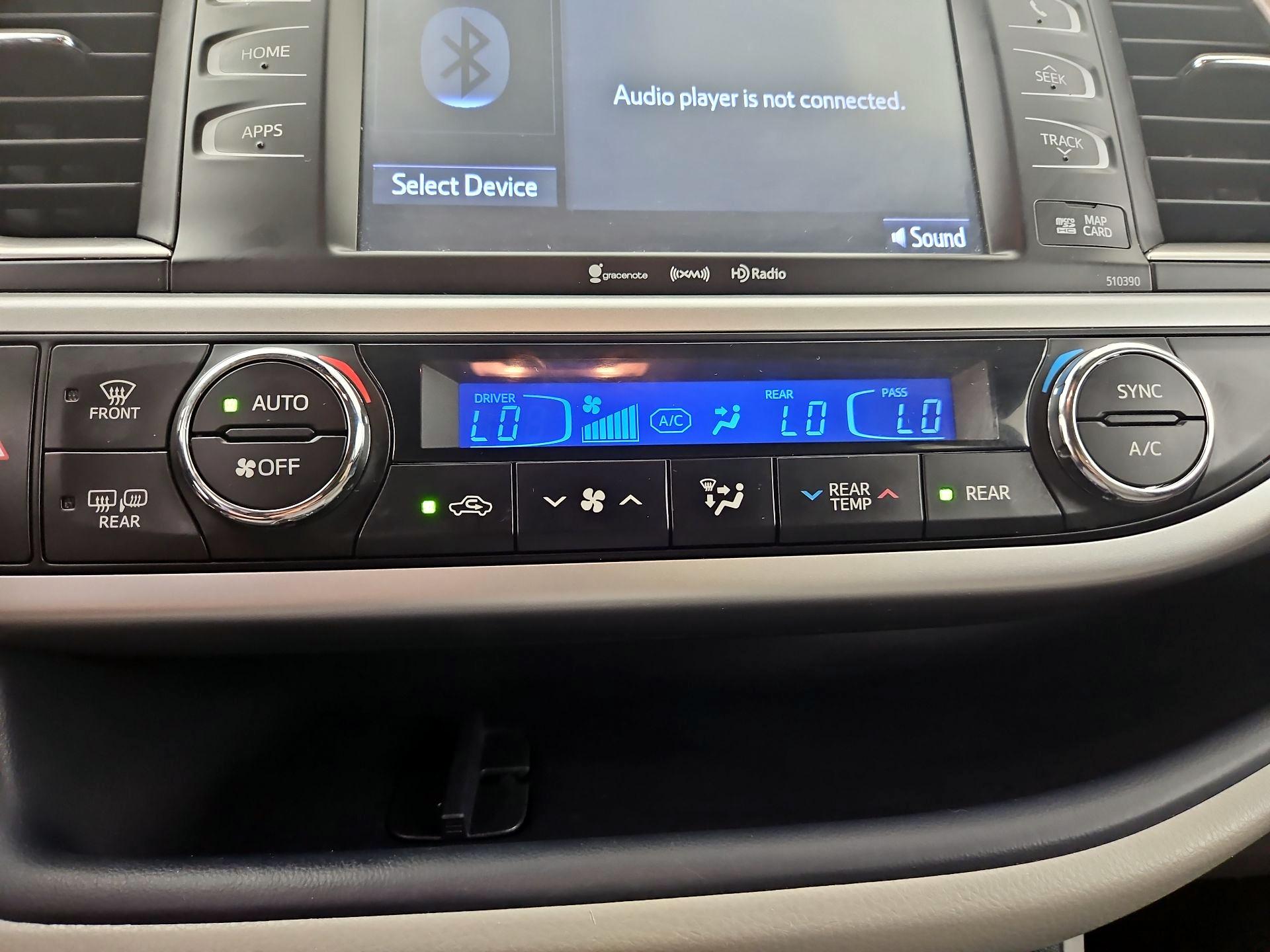 Thumbnail: 2019 Toyota Highlander - 17