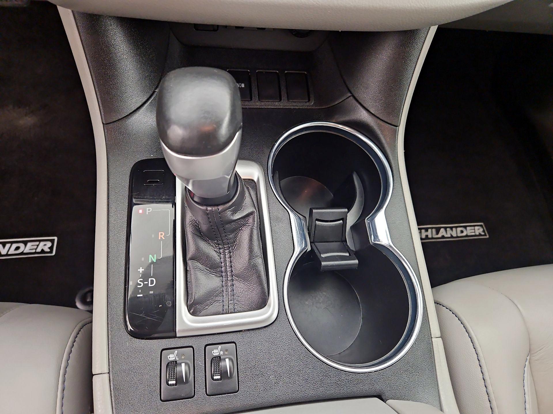 Thumbnail: 2019 Toyota Highlander - 18