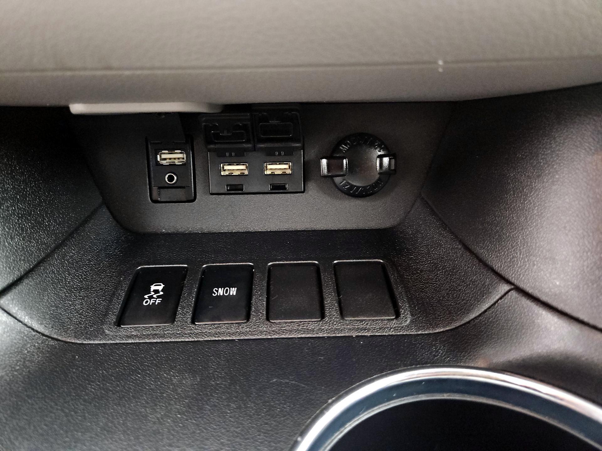 Thumbnail: 2019 Toyota Highlander - 19