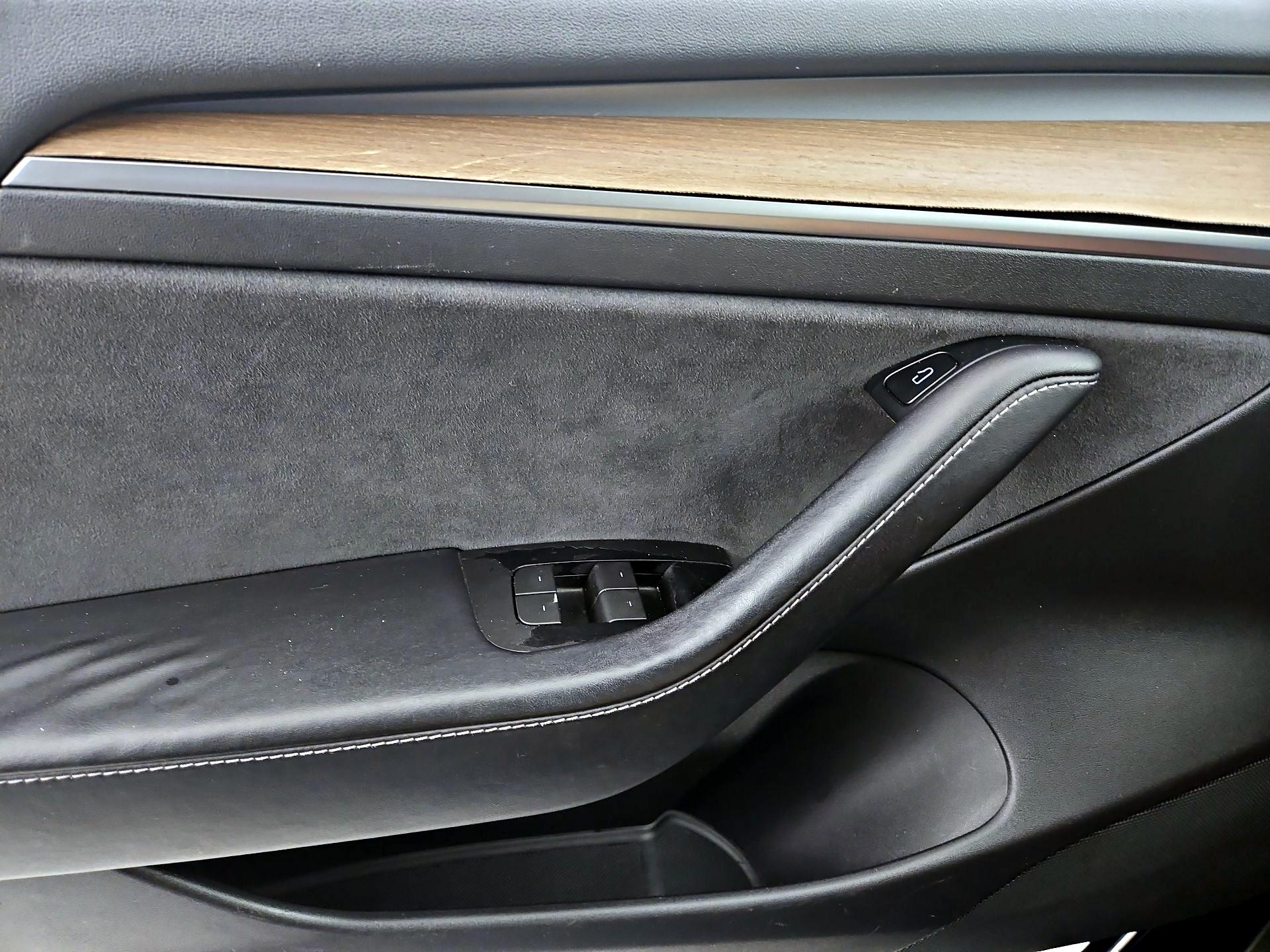 Thumbnail: 2021 Tesla Model 3 - 12