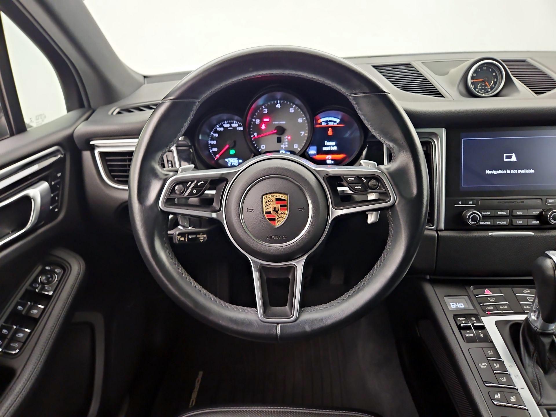 Thumbnail: 2018 Porsche Macan - 10