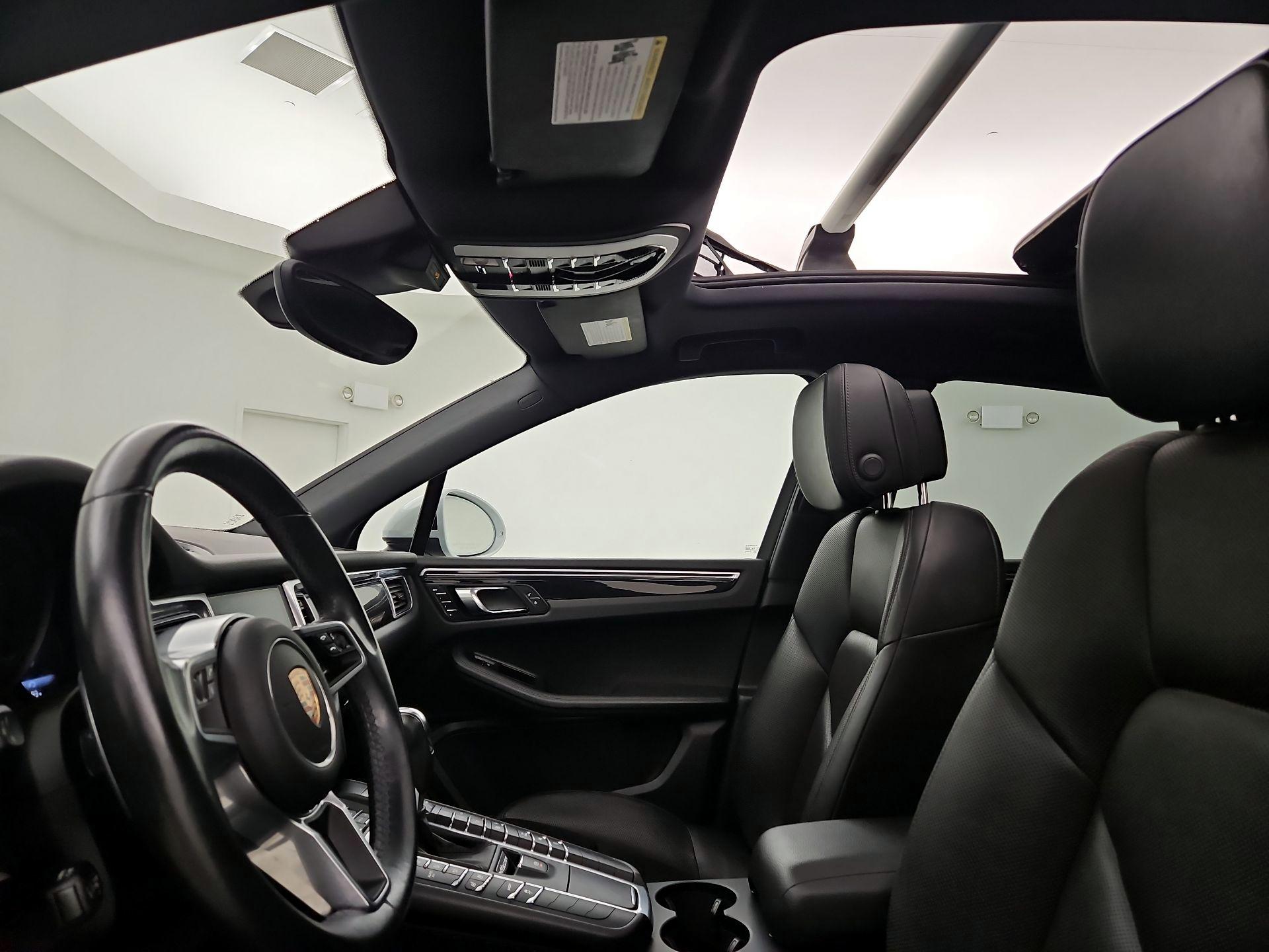 Thumbnail: 2018 Porsche Macan - 19